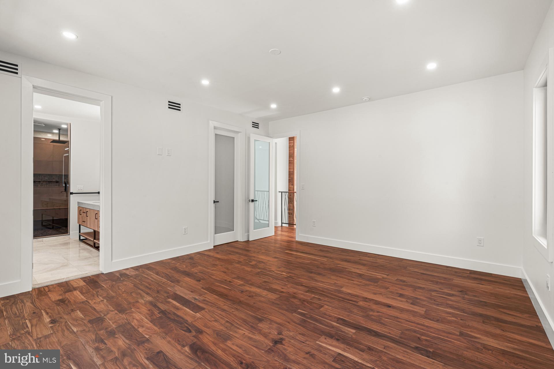 HUNTINGDON VALLEY - Residential
