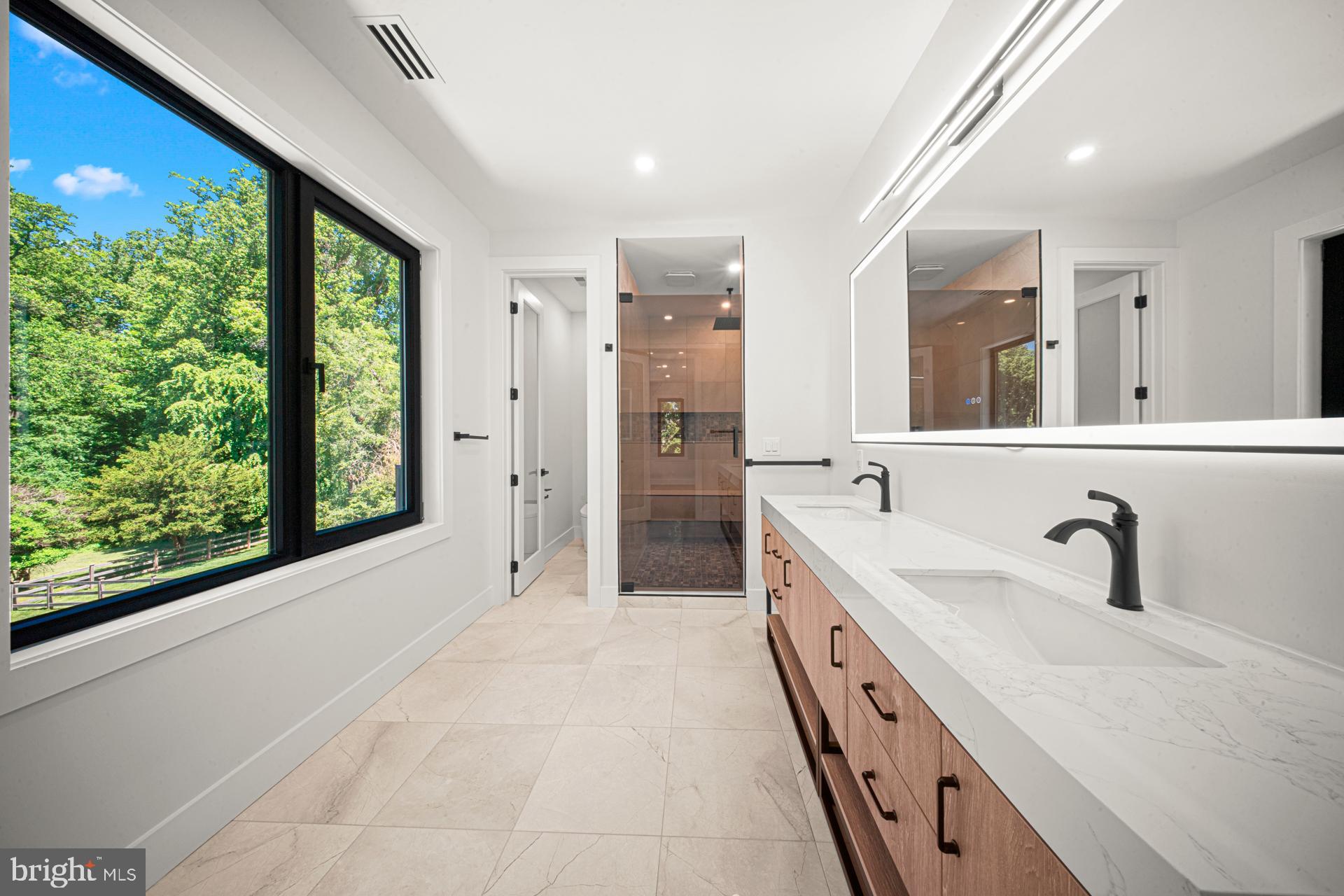 HUNTINGDON VALLEY - Residential