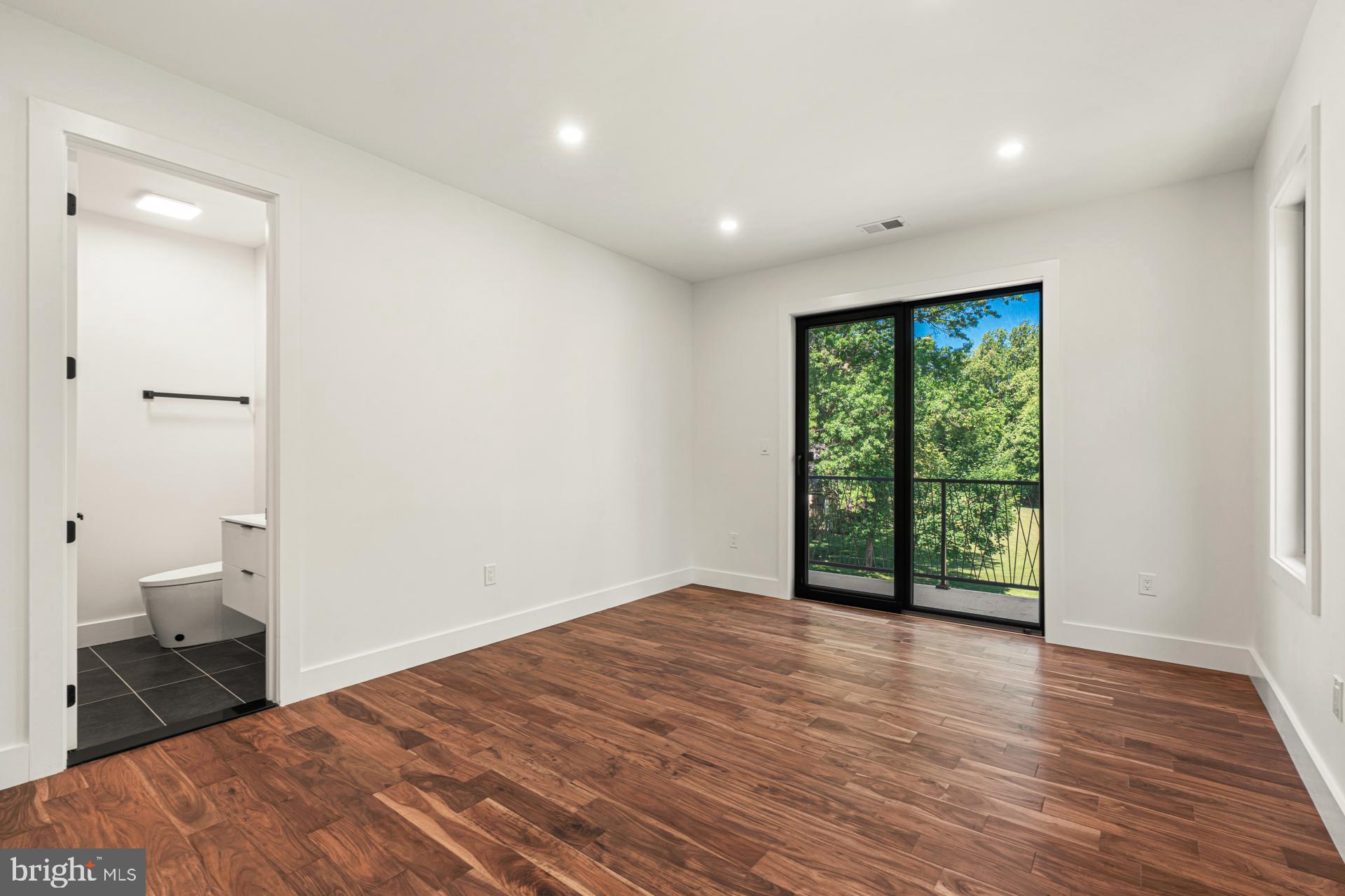 HUNTINGDON VALLEY - Residential