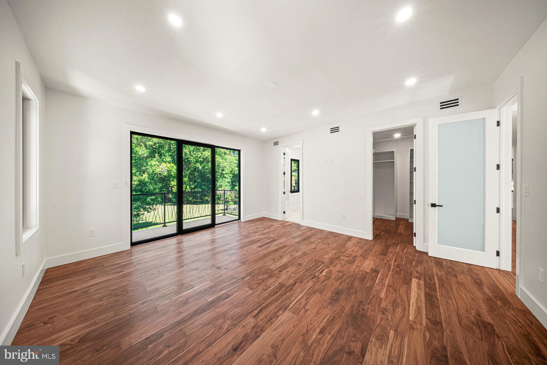 HUNTINGDON VALLEY - Residential