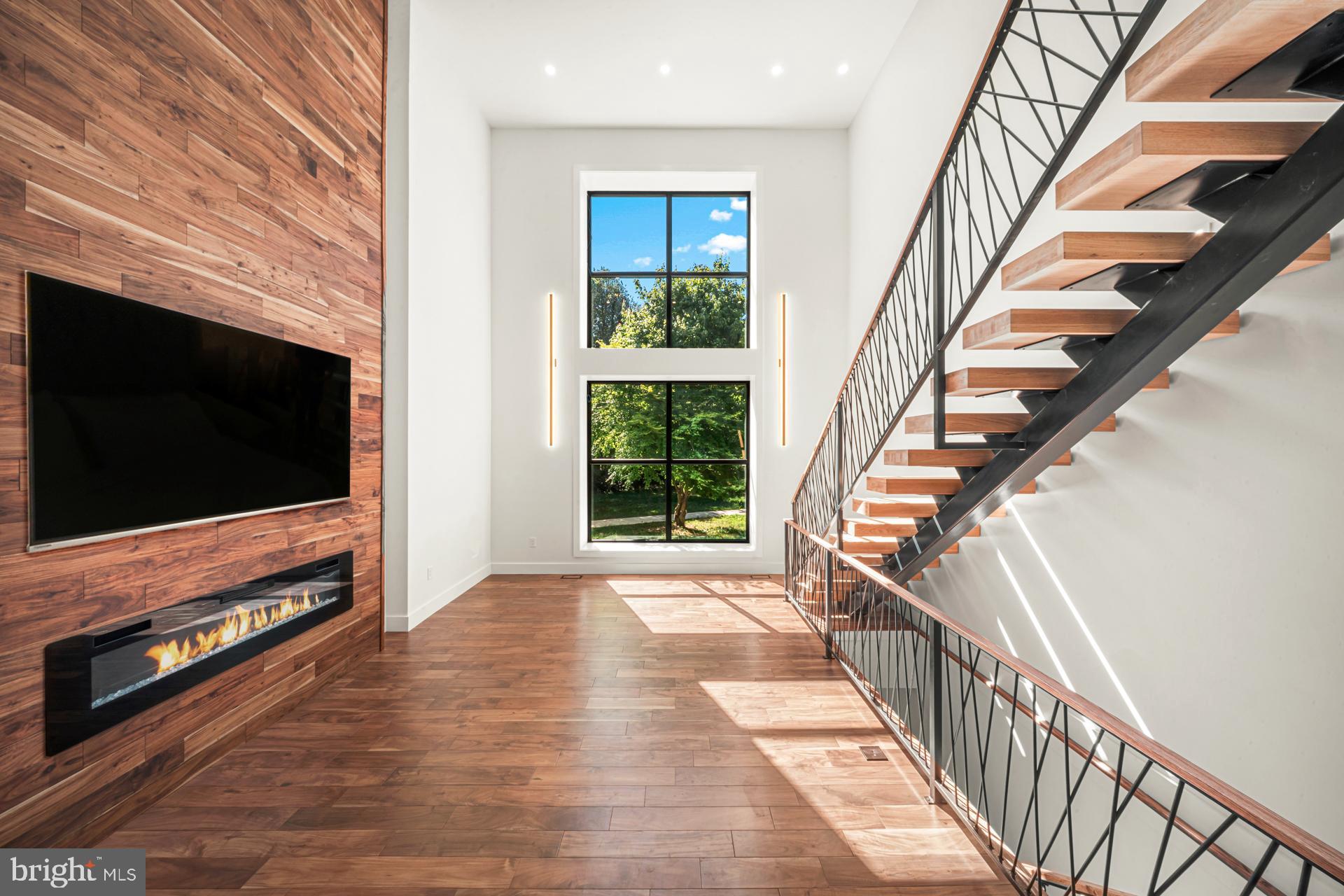 HUNTINGDON VALLEY - Residential