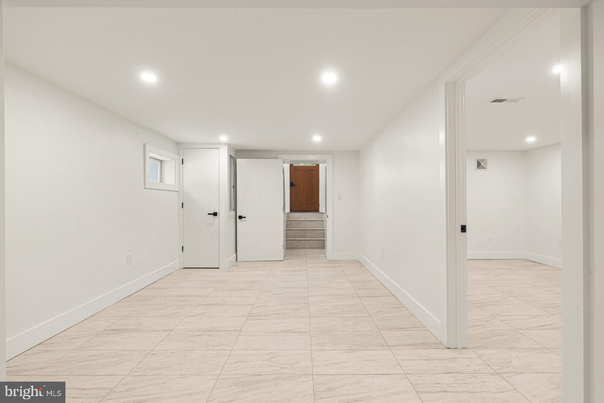 HUNTINGDON VALLEY - Residential