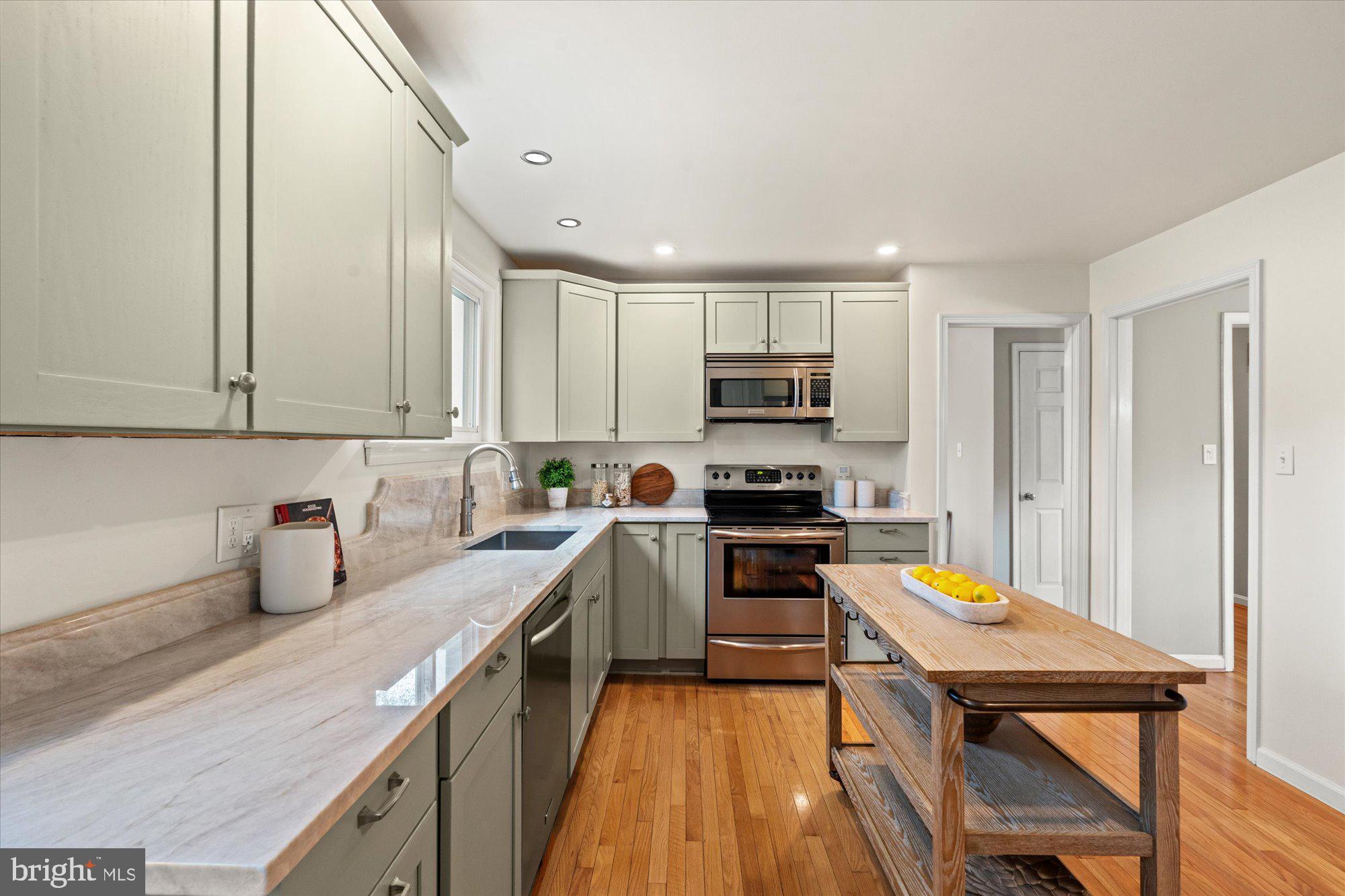 COLLINGWOOD ON THE POTOMAC - Residential
