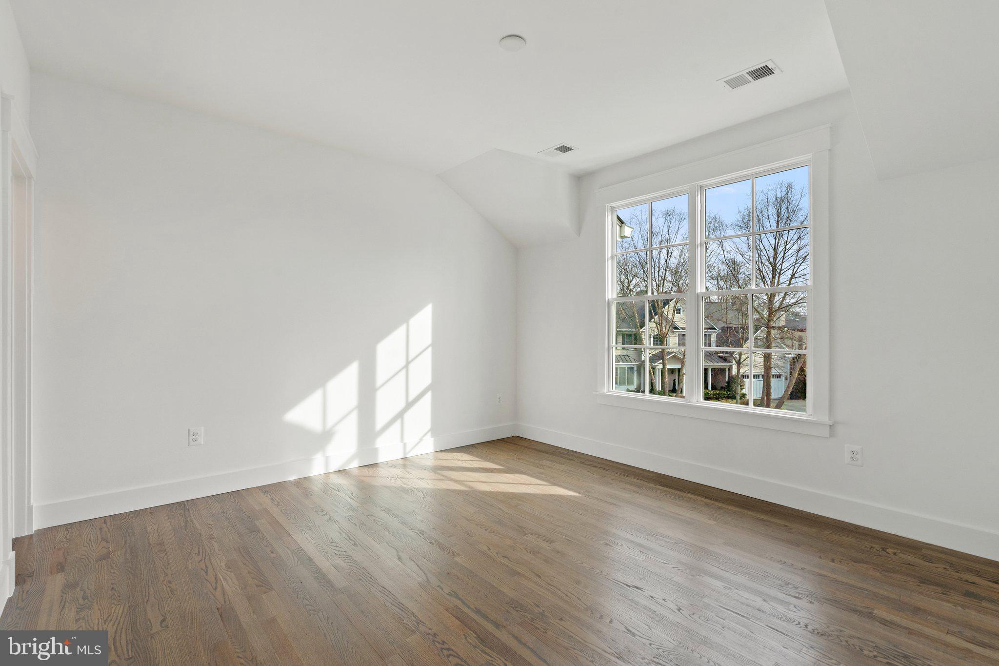 RUCKERS LANGLEY - Residential