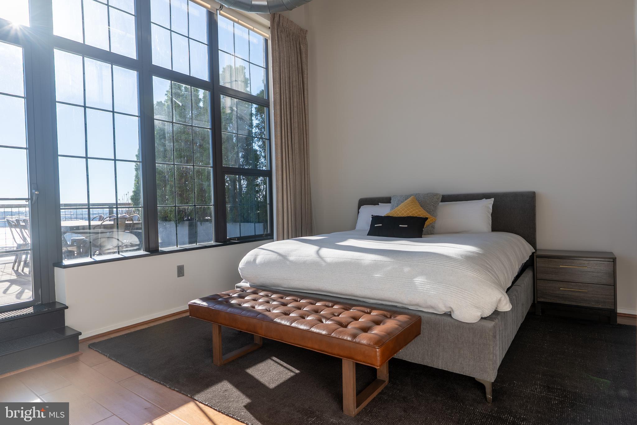 LOCUST POINT - Residential