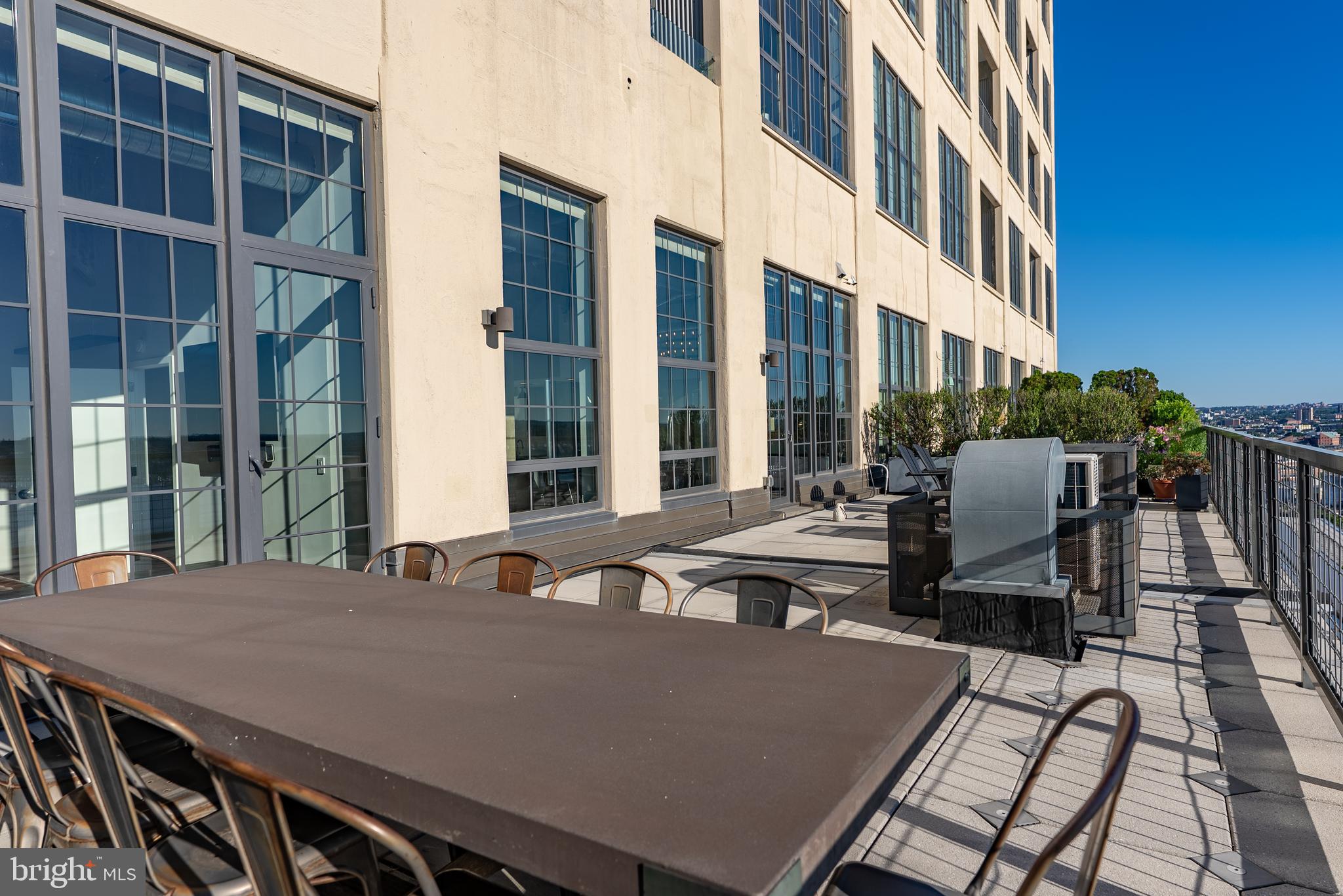 LOCUST POINT - Residential