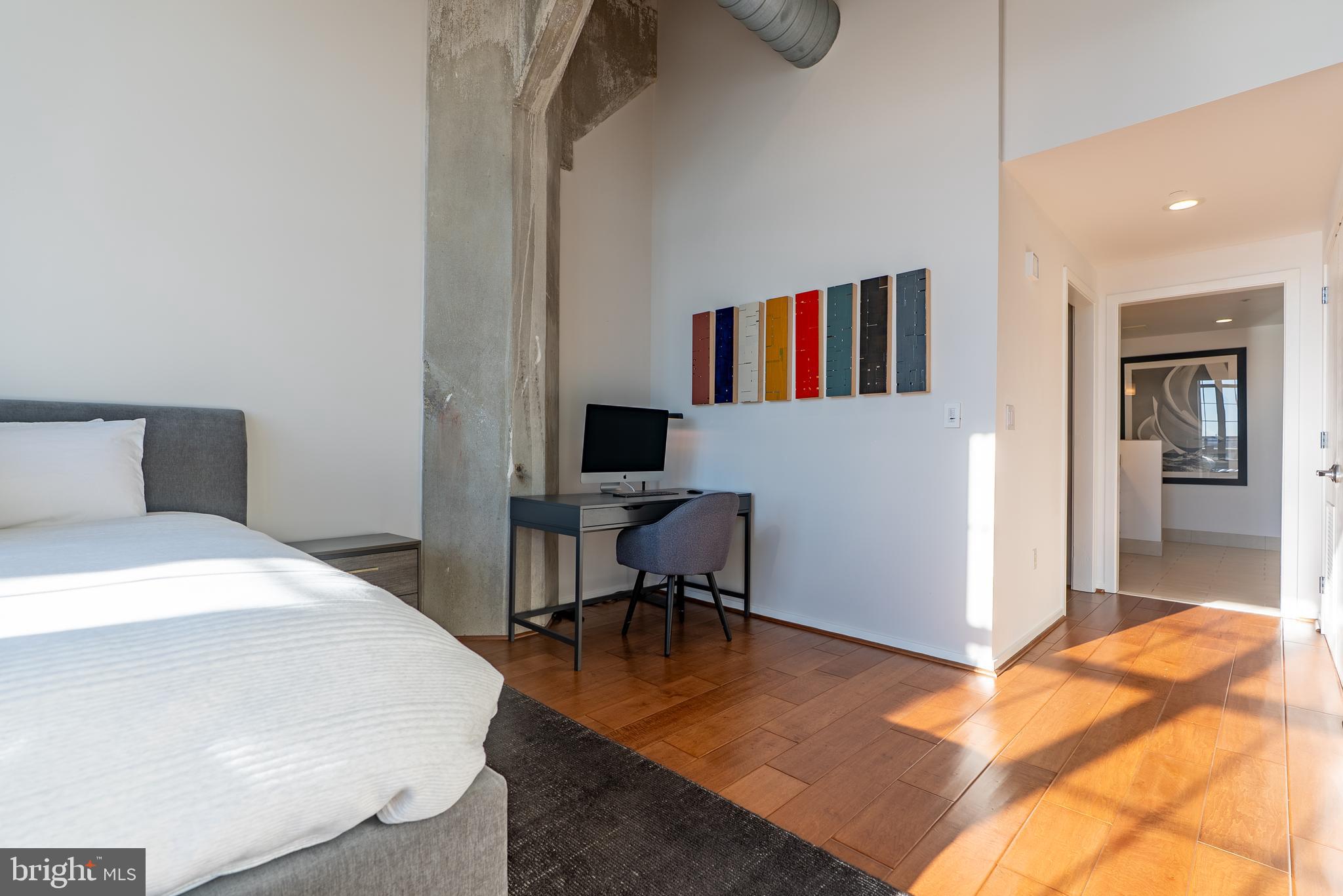 LOCUST POINT - Residential