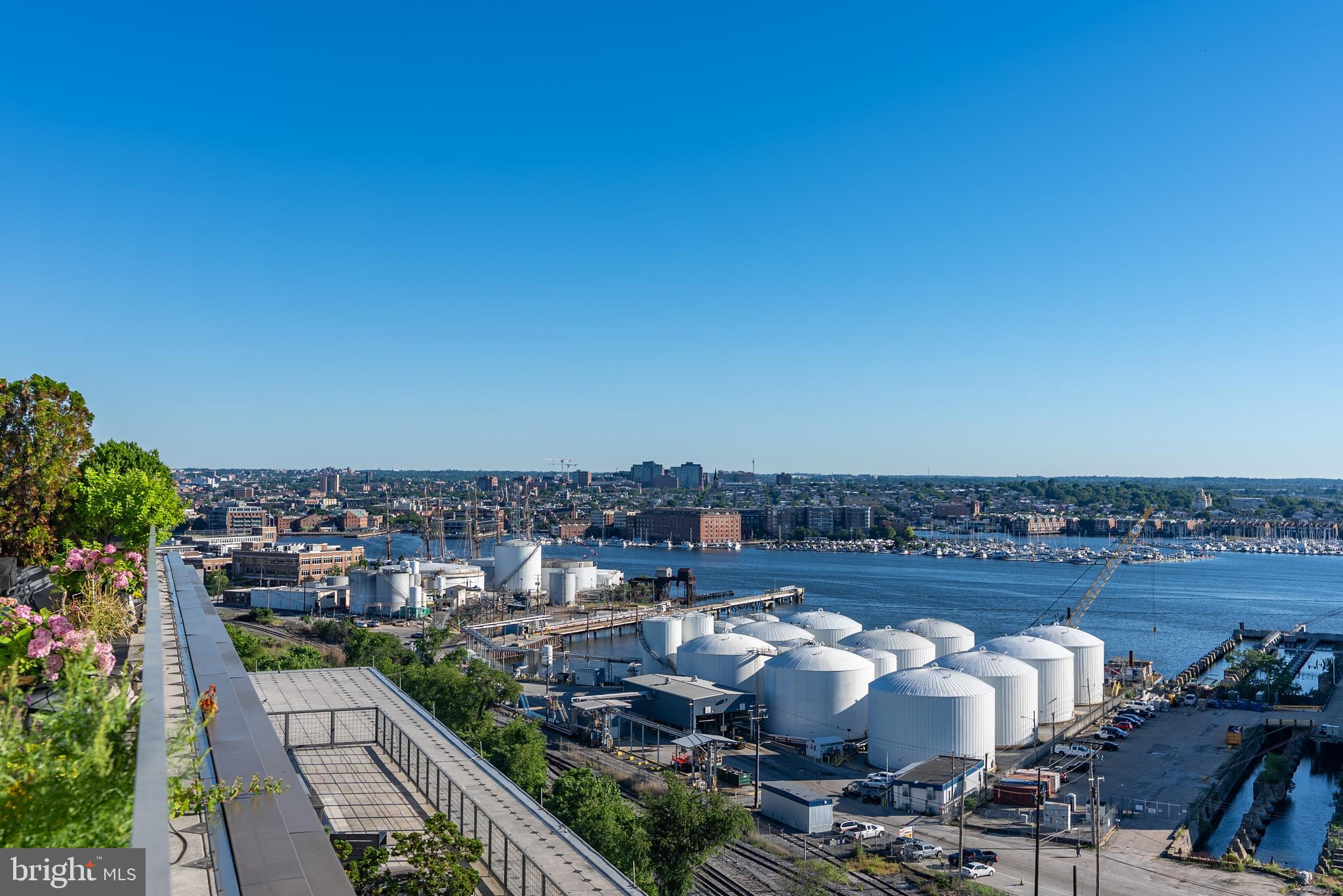 LOCUST POINT - Residential