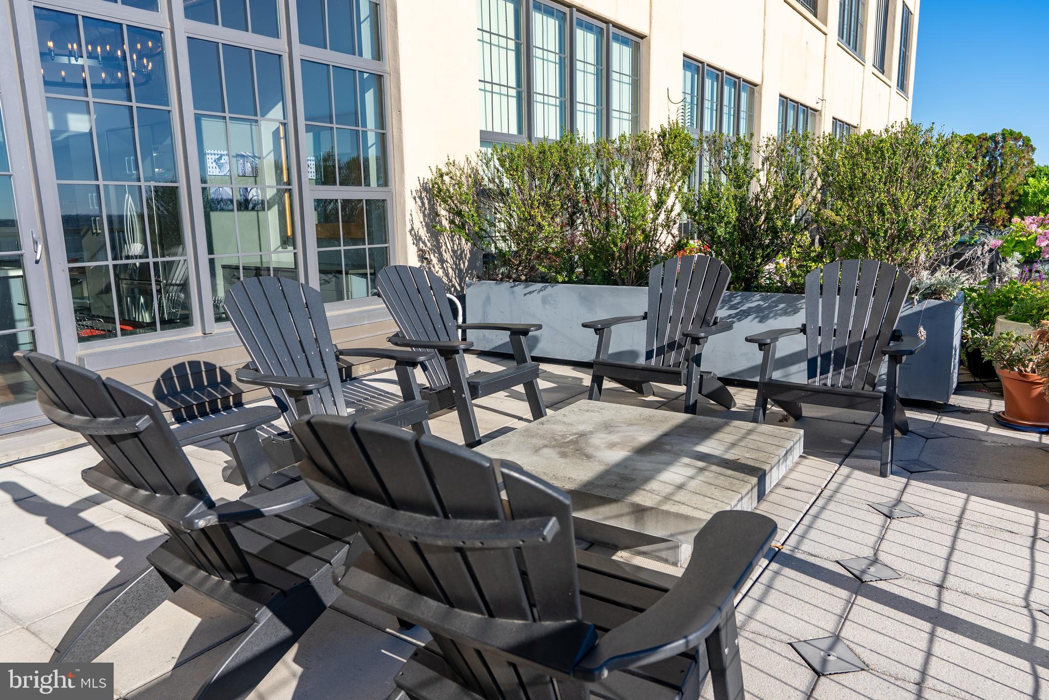 LOCUST POINT - Residential