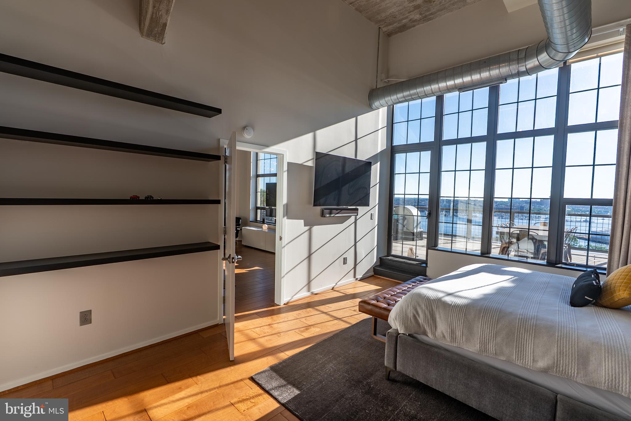 LOCUST POINT - Residential