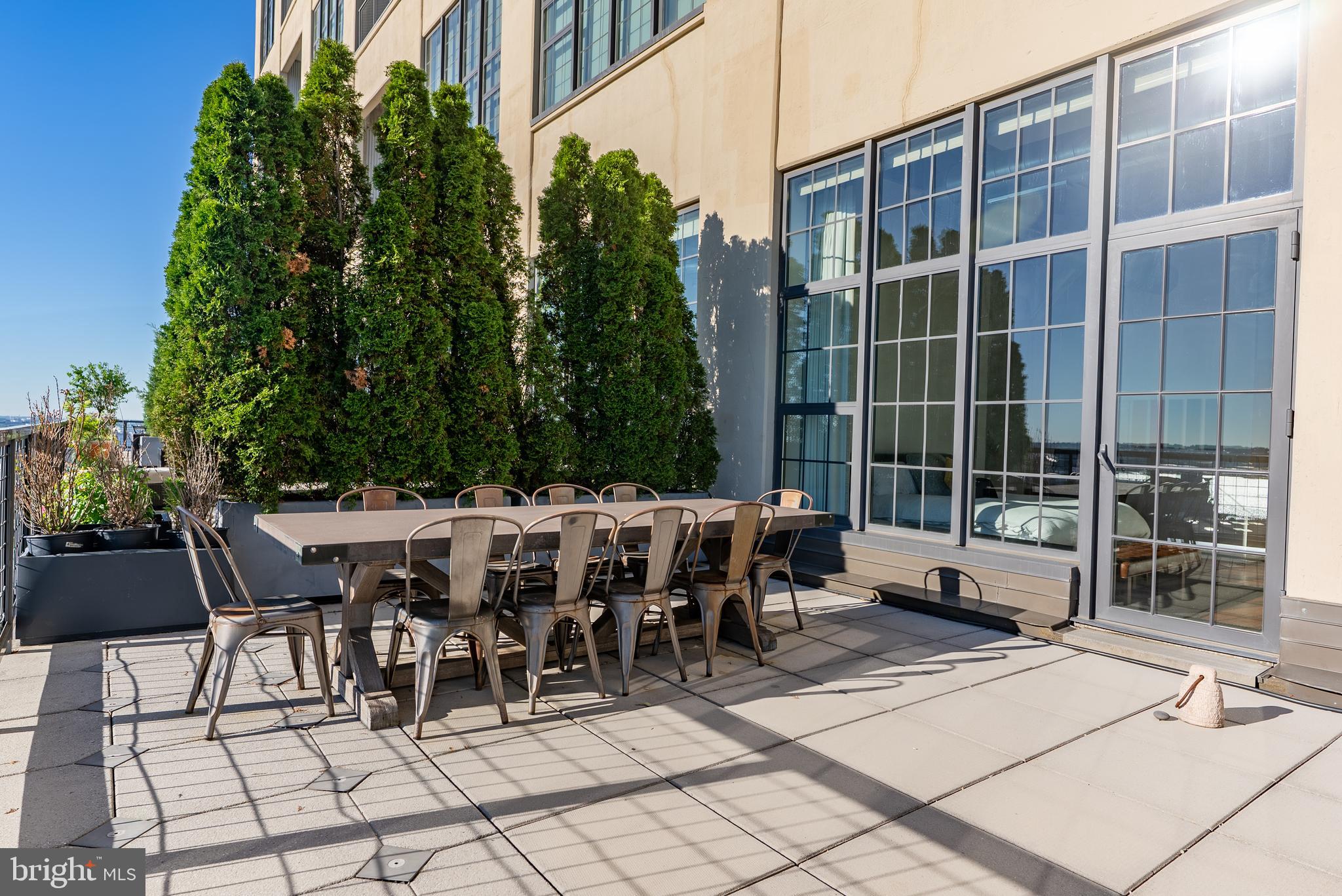 LOCUST POINT - Residential