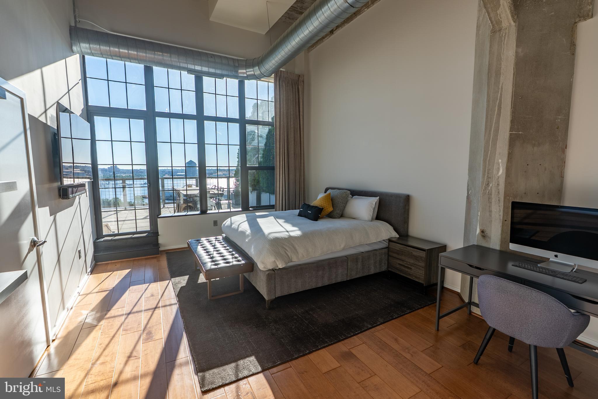LOCUST POINT - Residential
