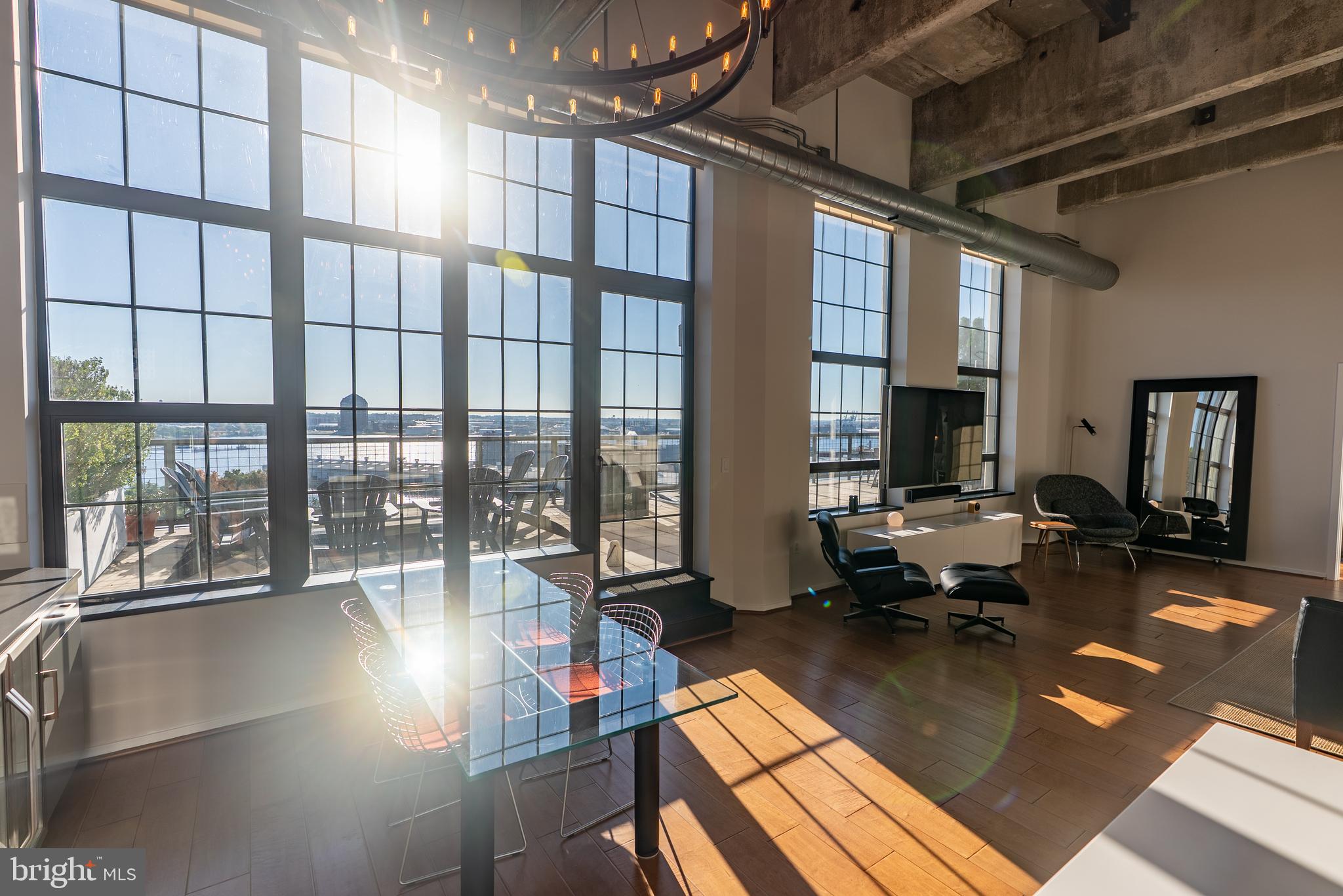 LOCUST POINT - Residential
