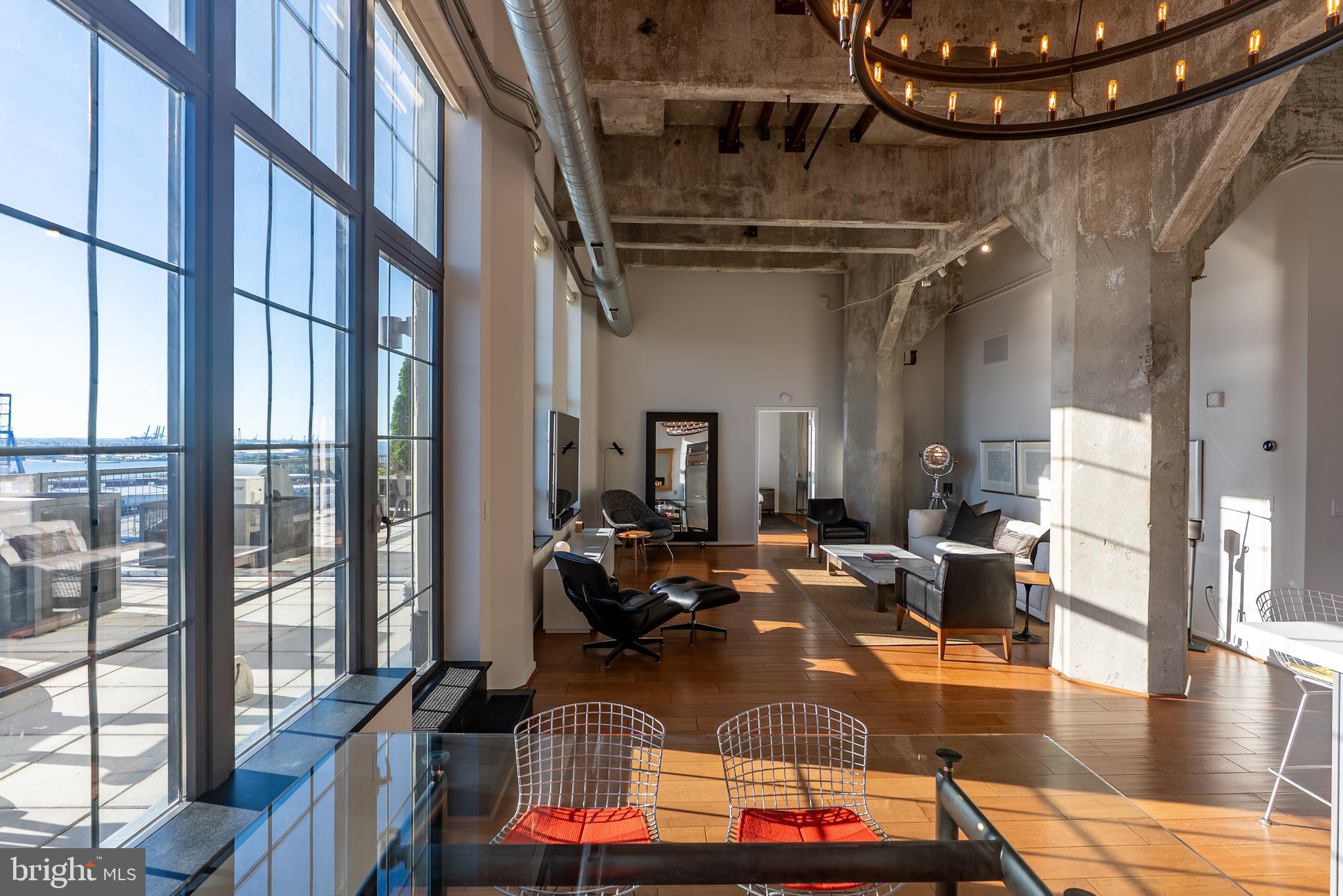 LOCUST POINT - Residential