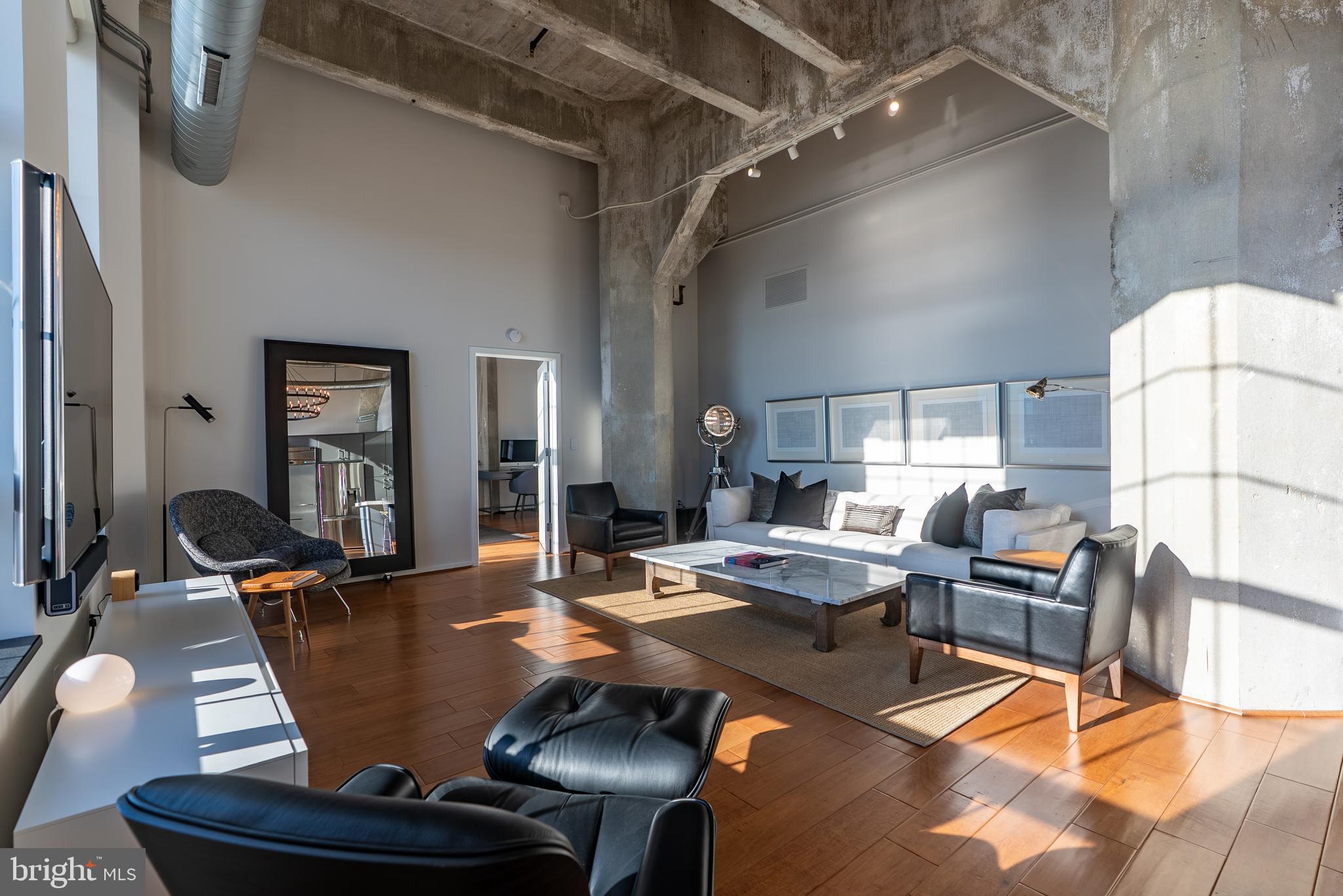 LOCUST POINT - Residential