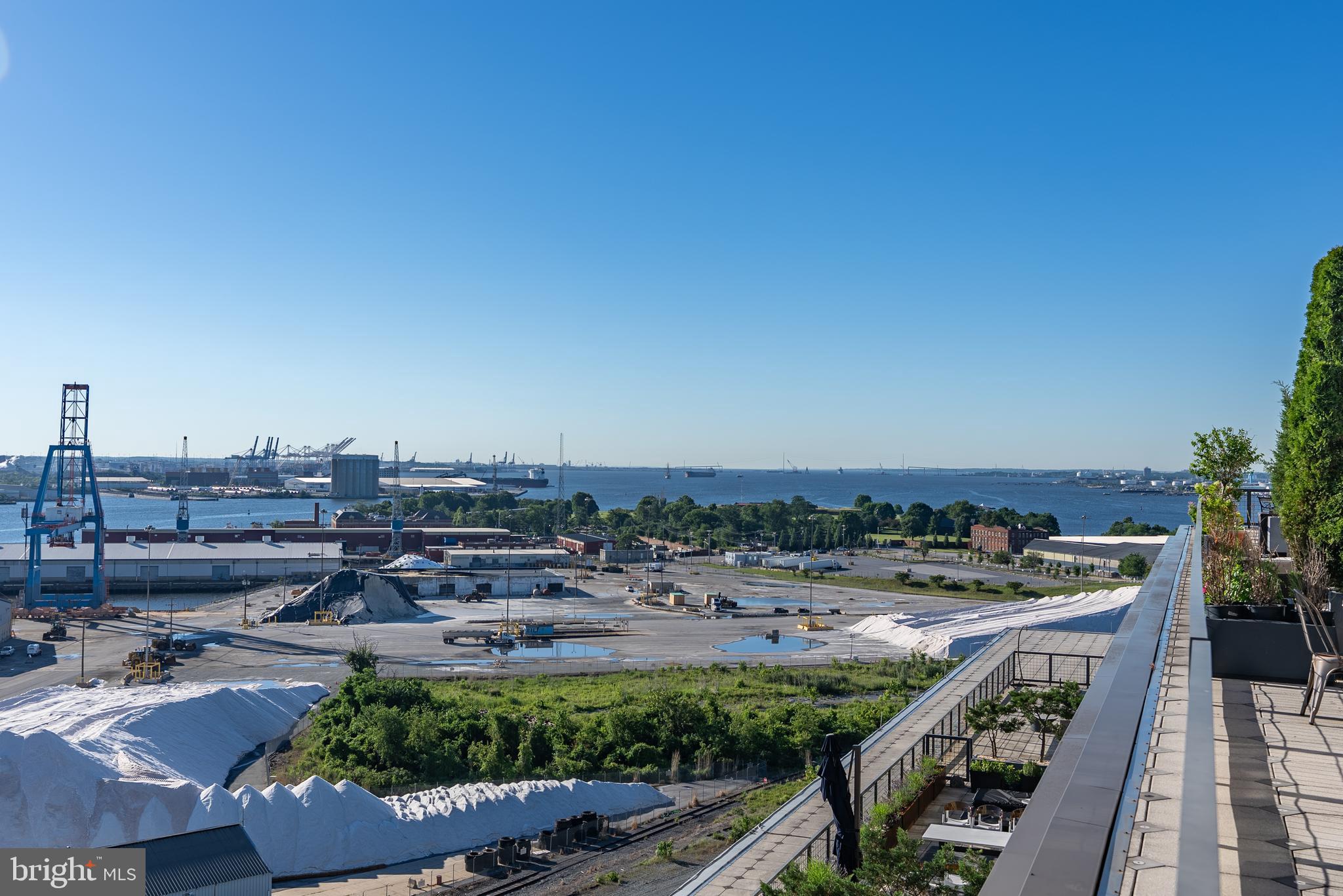 LOCUST POINT - Residential