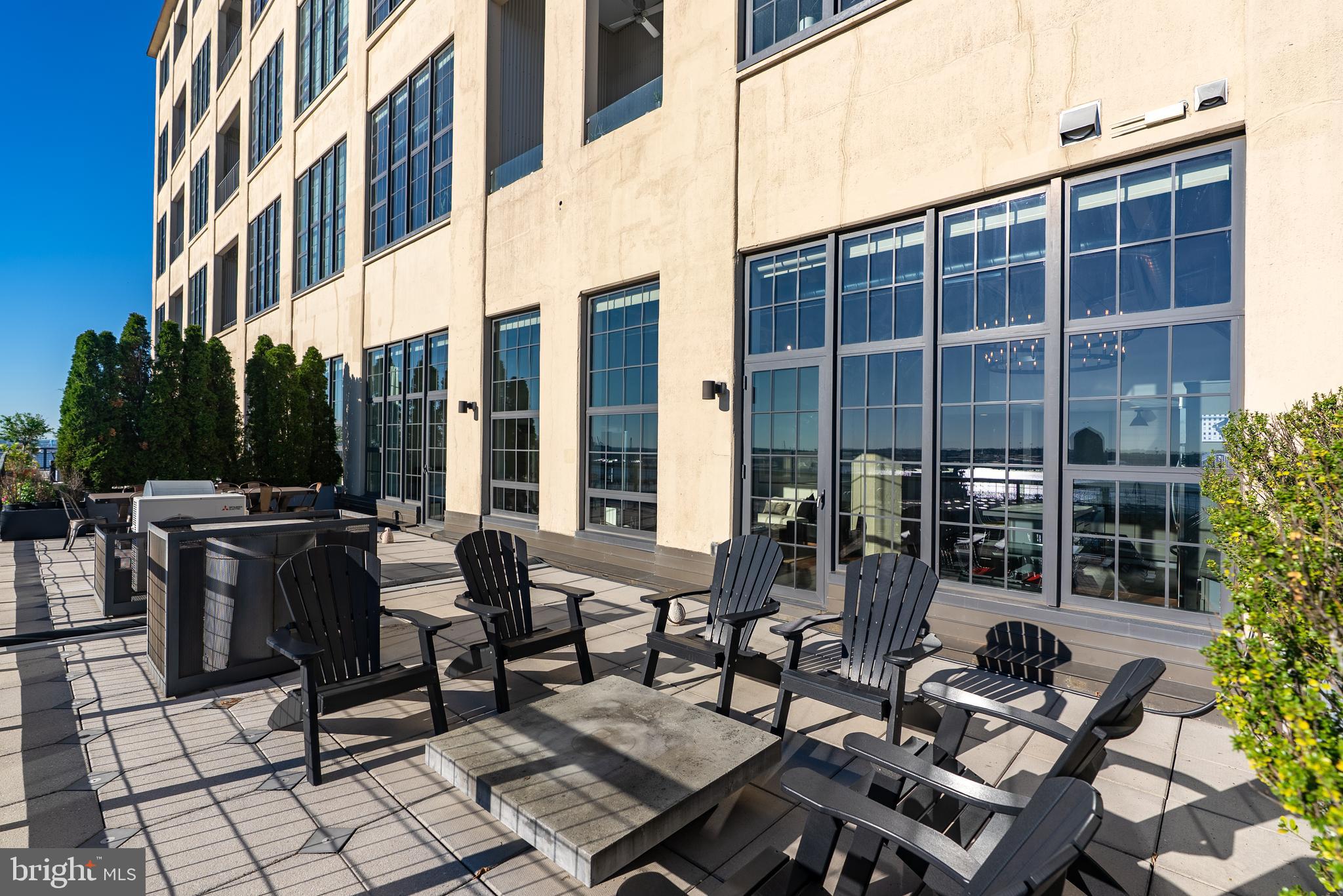 LOCUST POINT - Residential