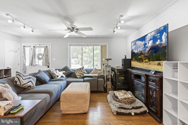 BAREFOOT ACRES - Residential