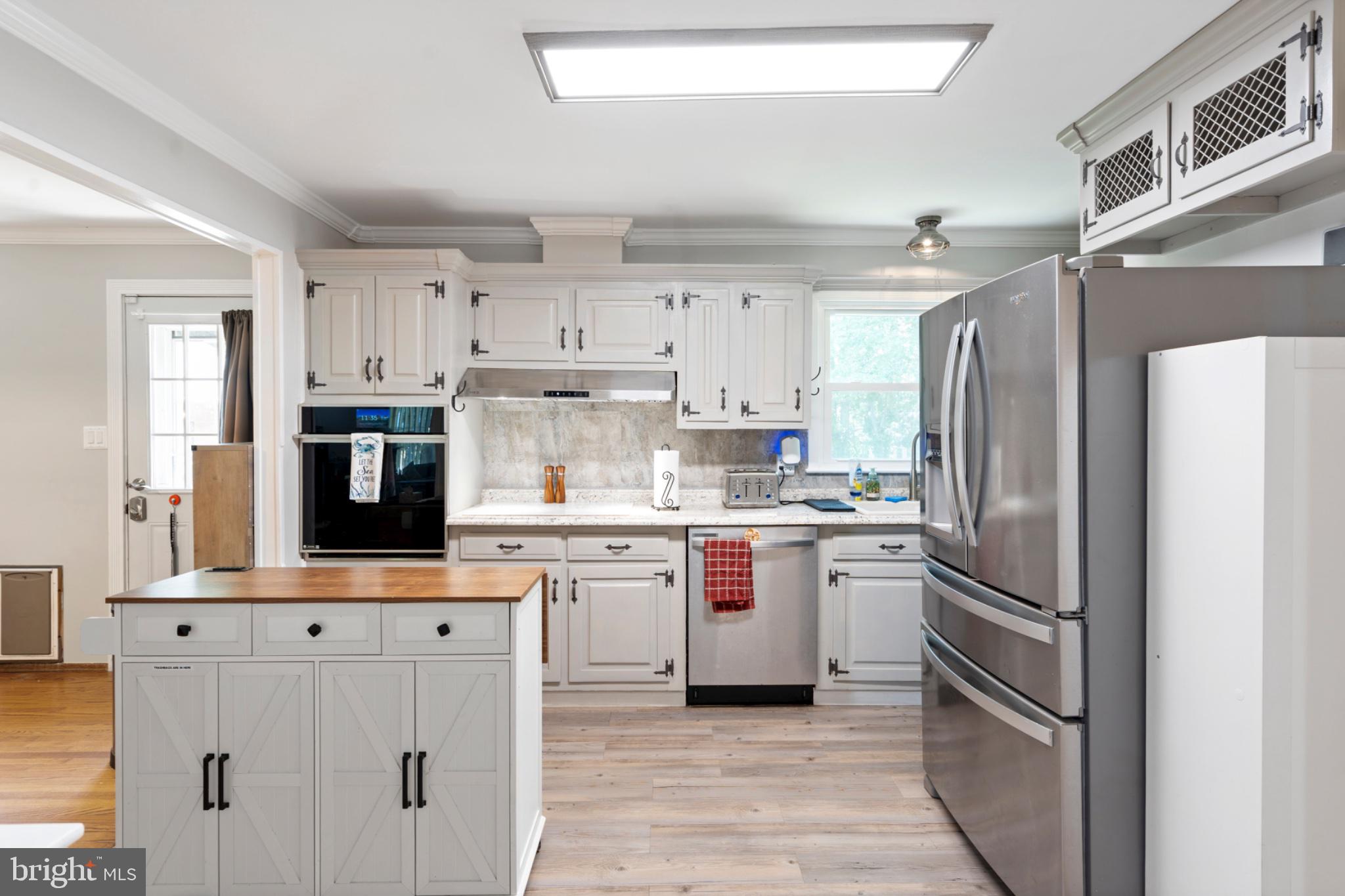 BAREFOOT ACRES - Residential