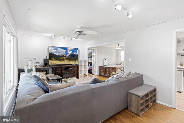 BAREFOOT ACRES - Residential