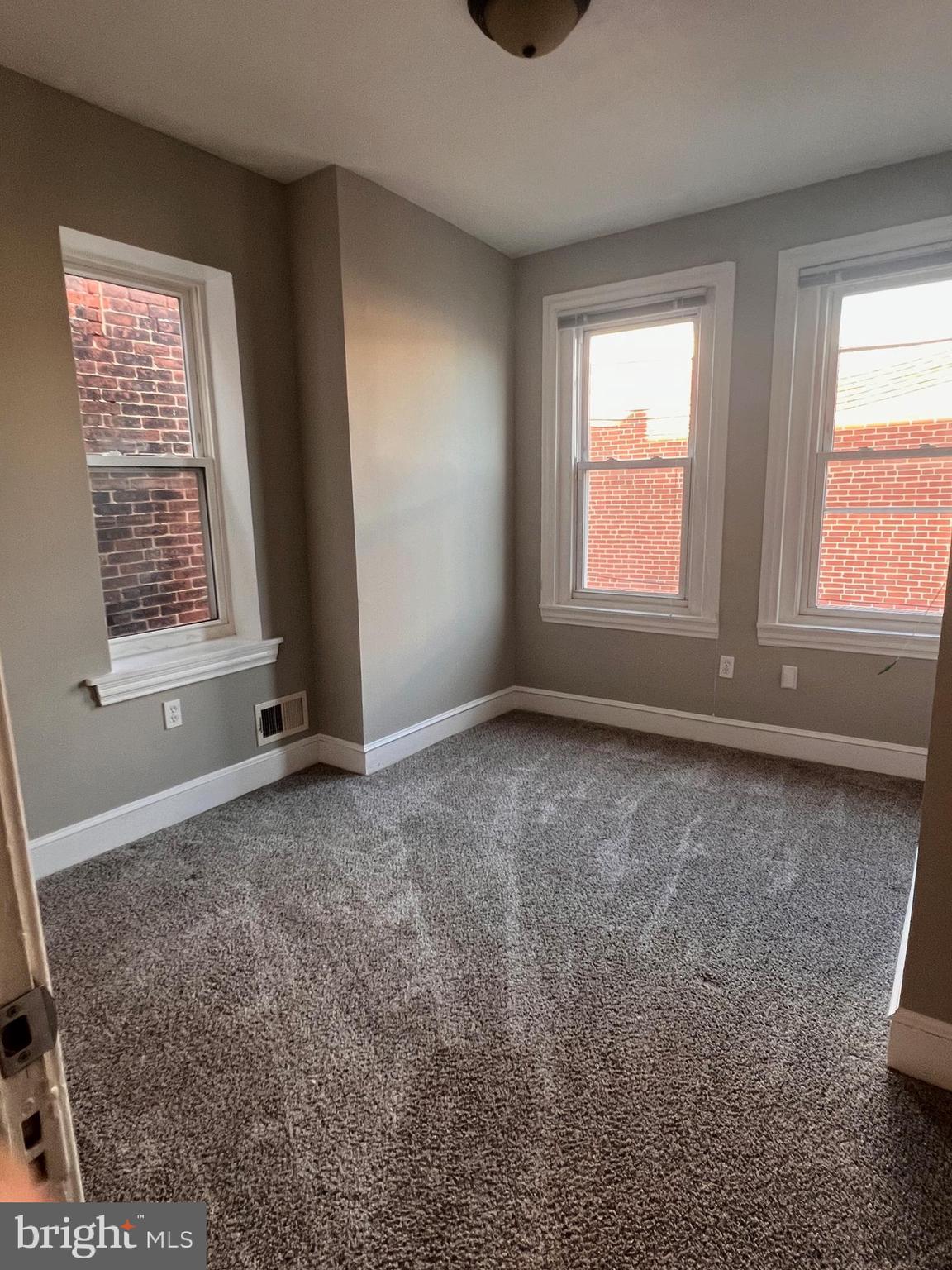PORT RICHMOND - Residential Lease
