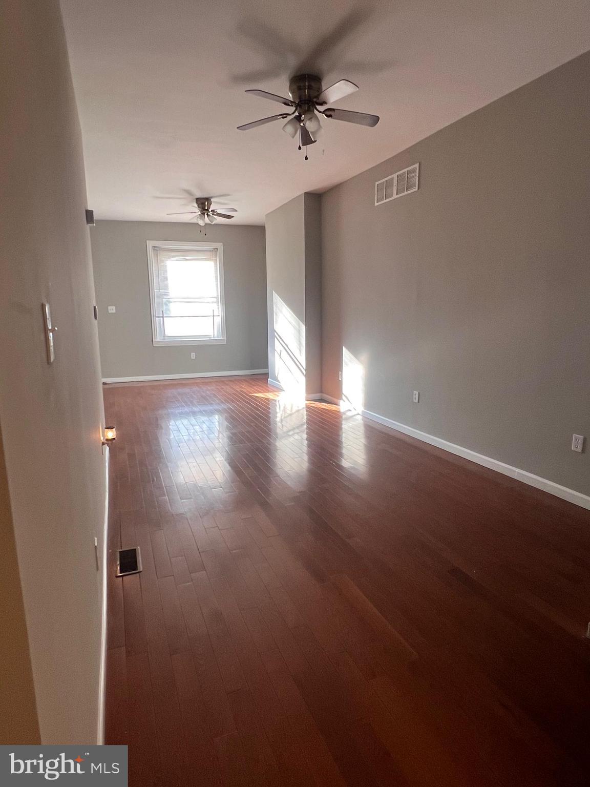 PORT RICHMOND - Residential Lease