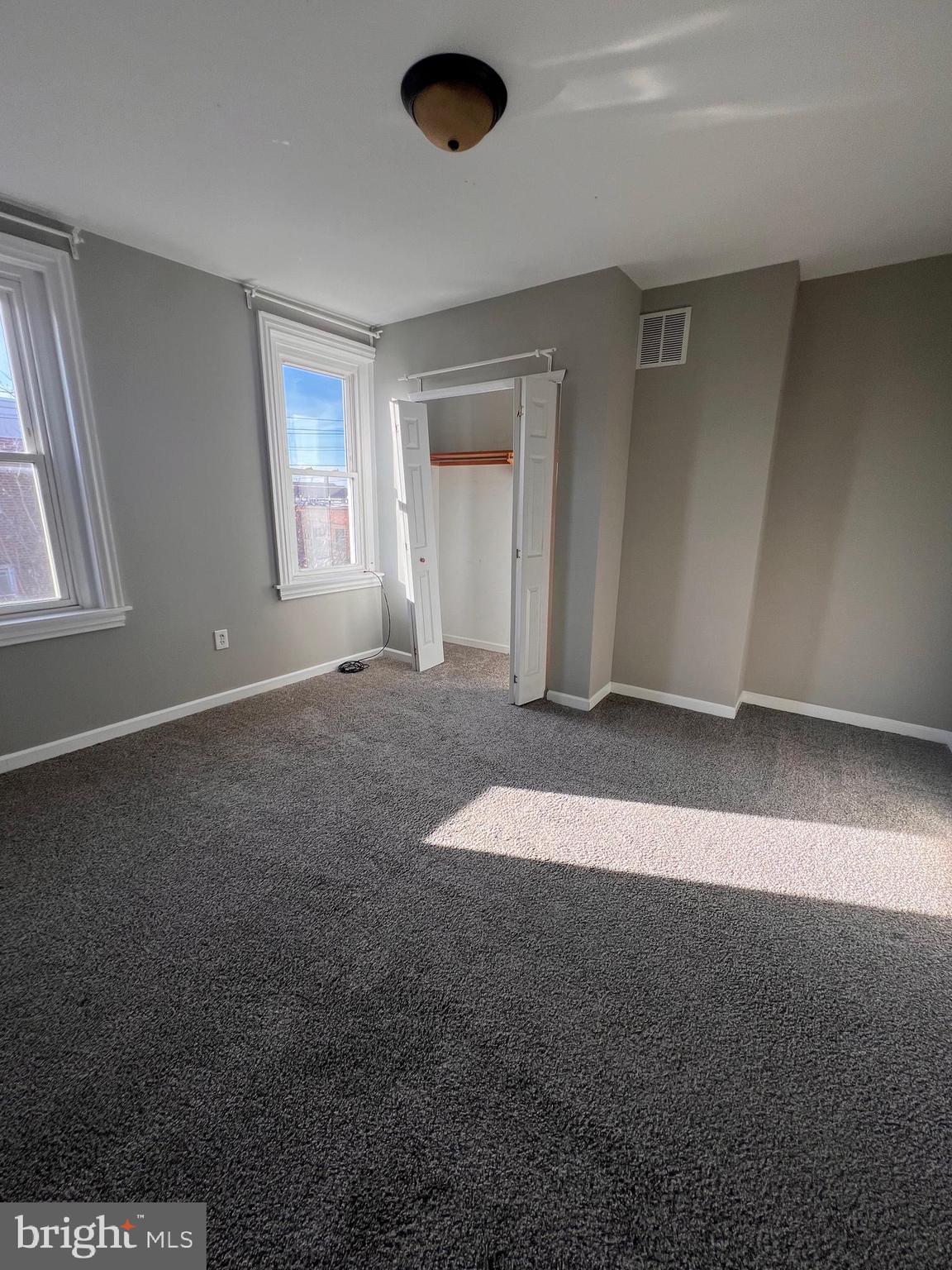PORT RICHMOND - Residential Lease
