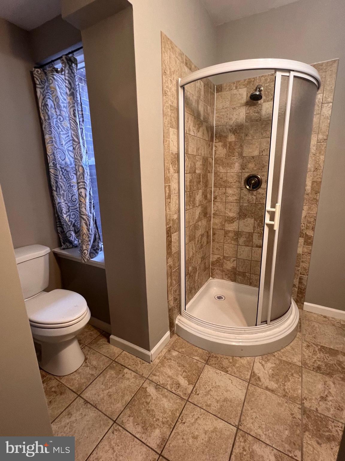 PORT RICHMOND - Residential Lease