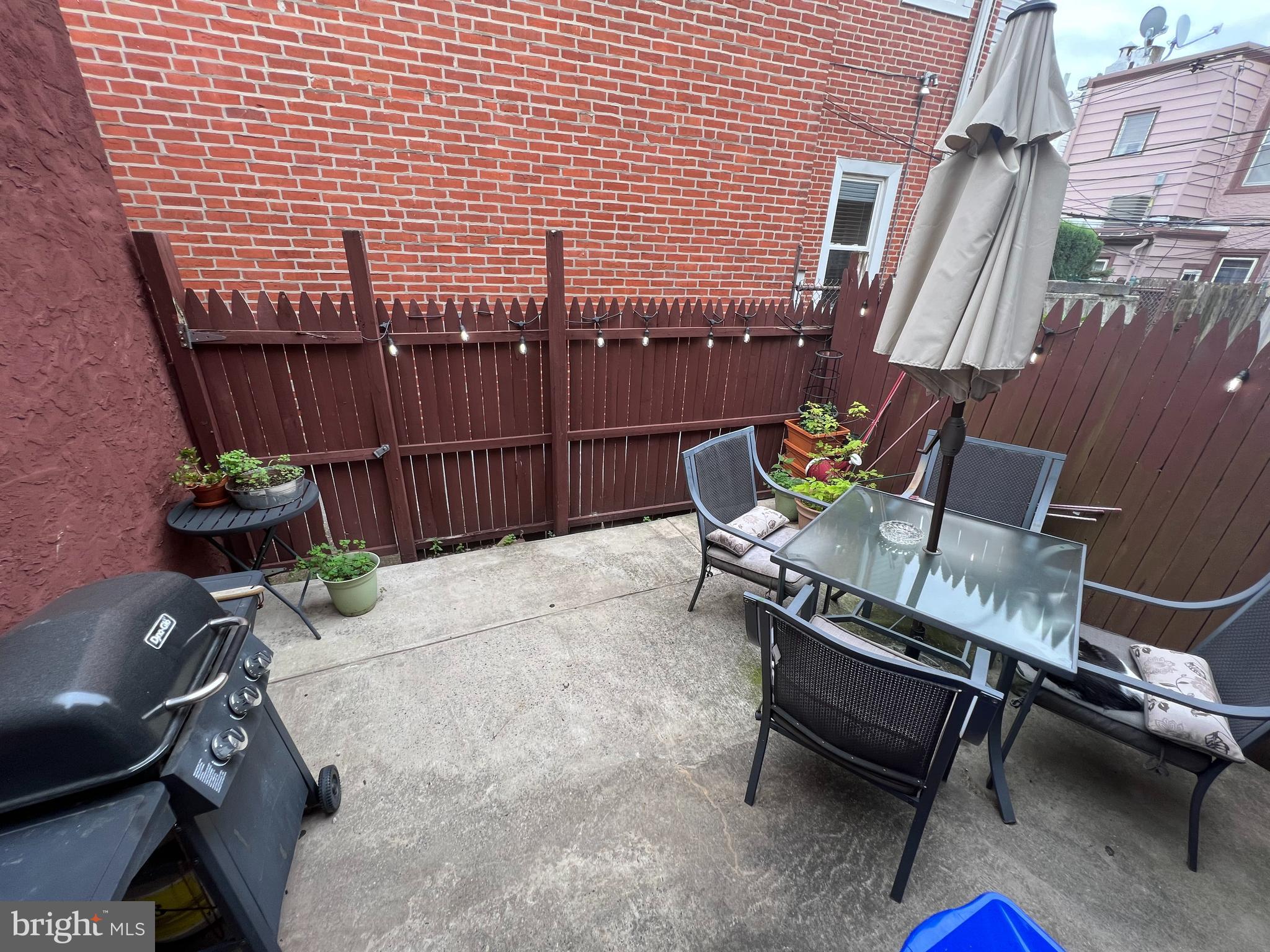PORT RICHMOND - Residential Lease