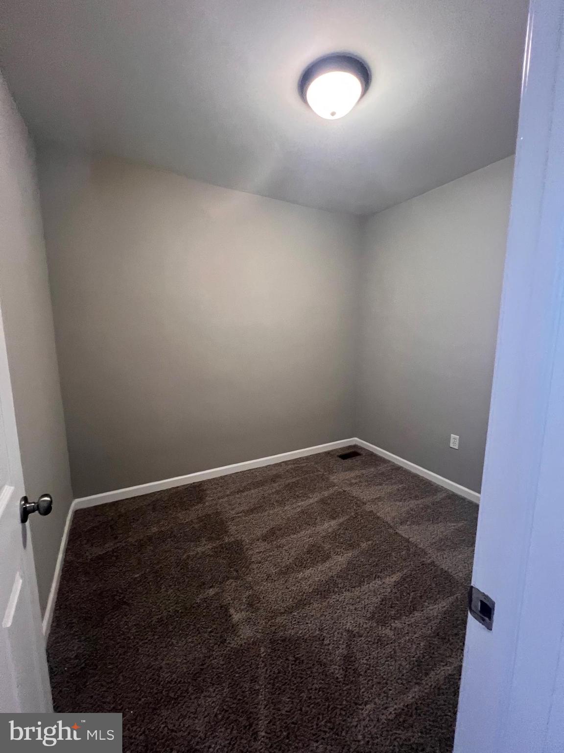 PORT RICHMOND - Residential Lease