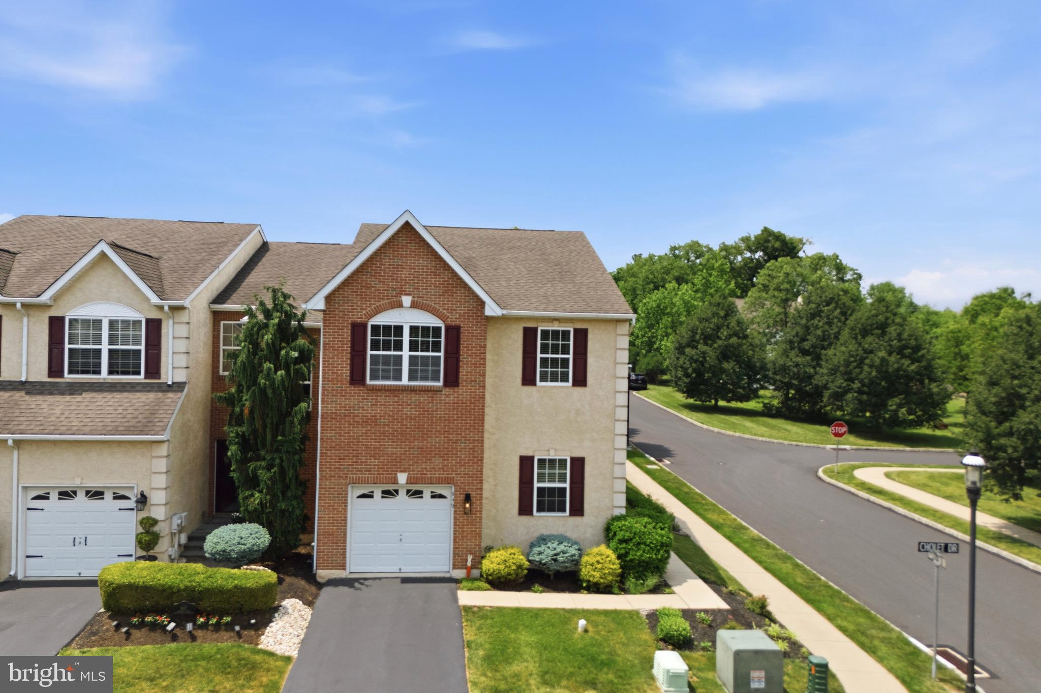 MONROE COURT - Residential