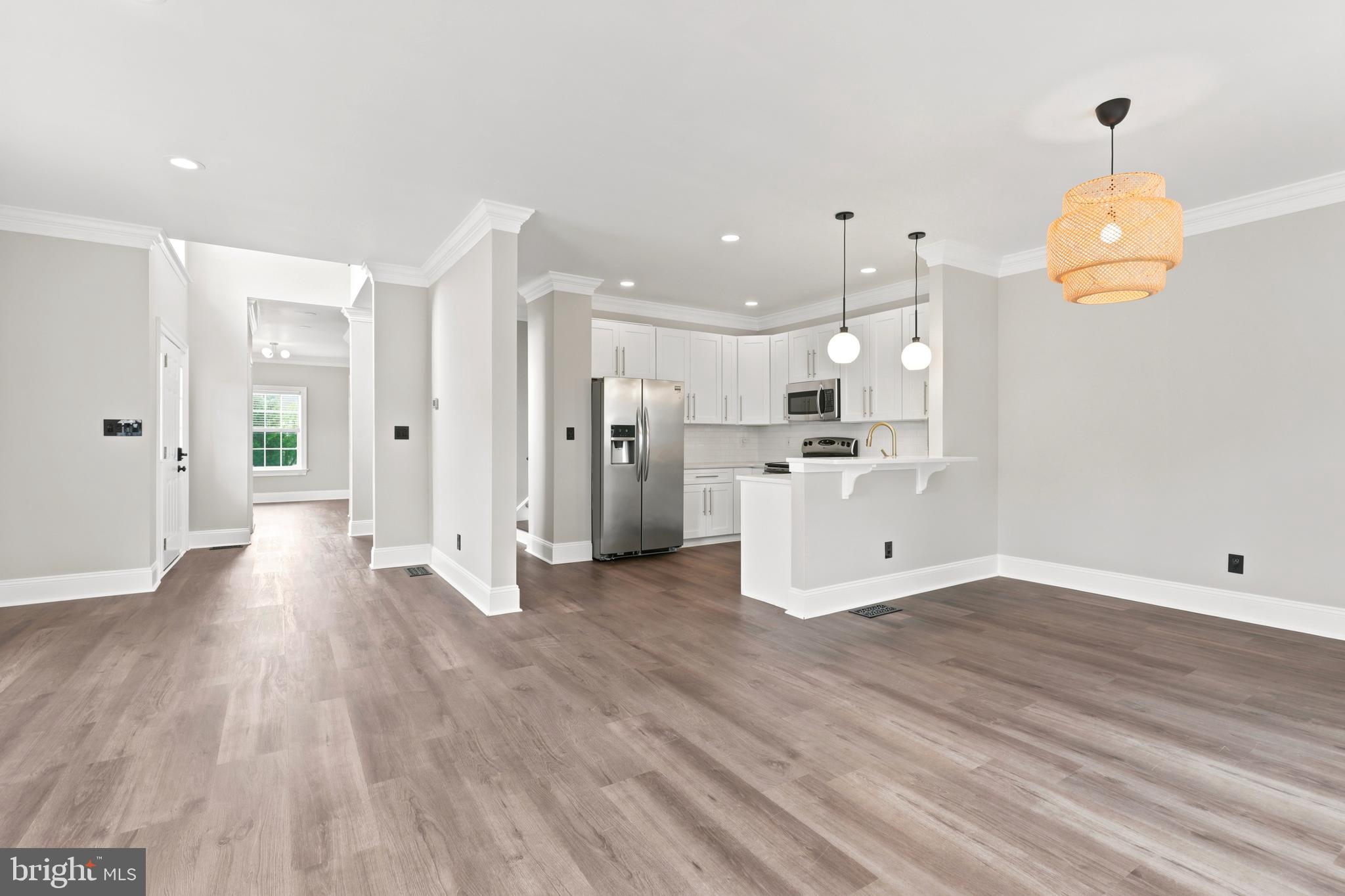 MONROE COURT - Residential