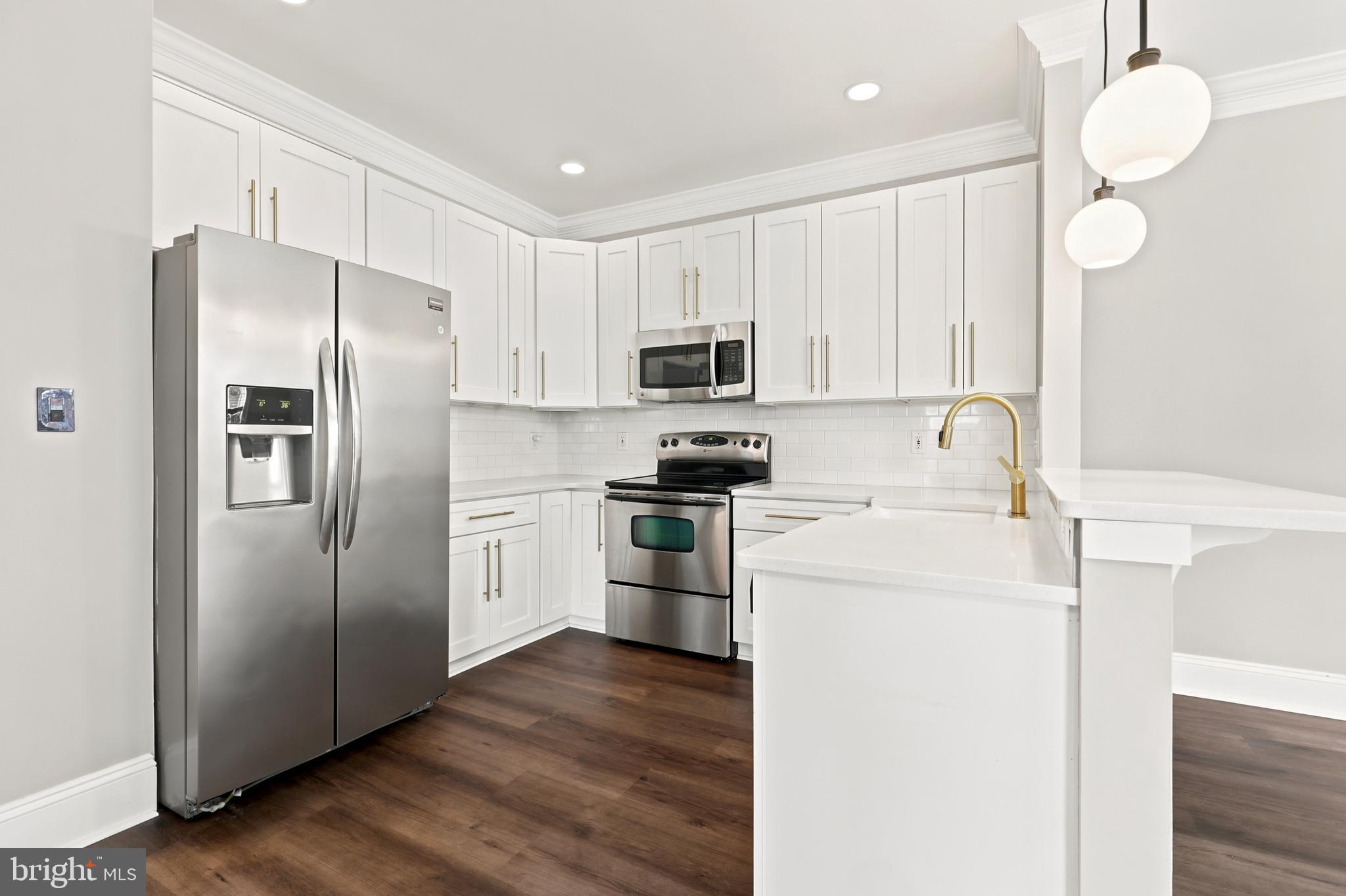 MONROE COURT - Residential