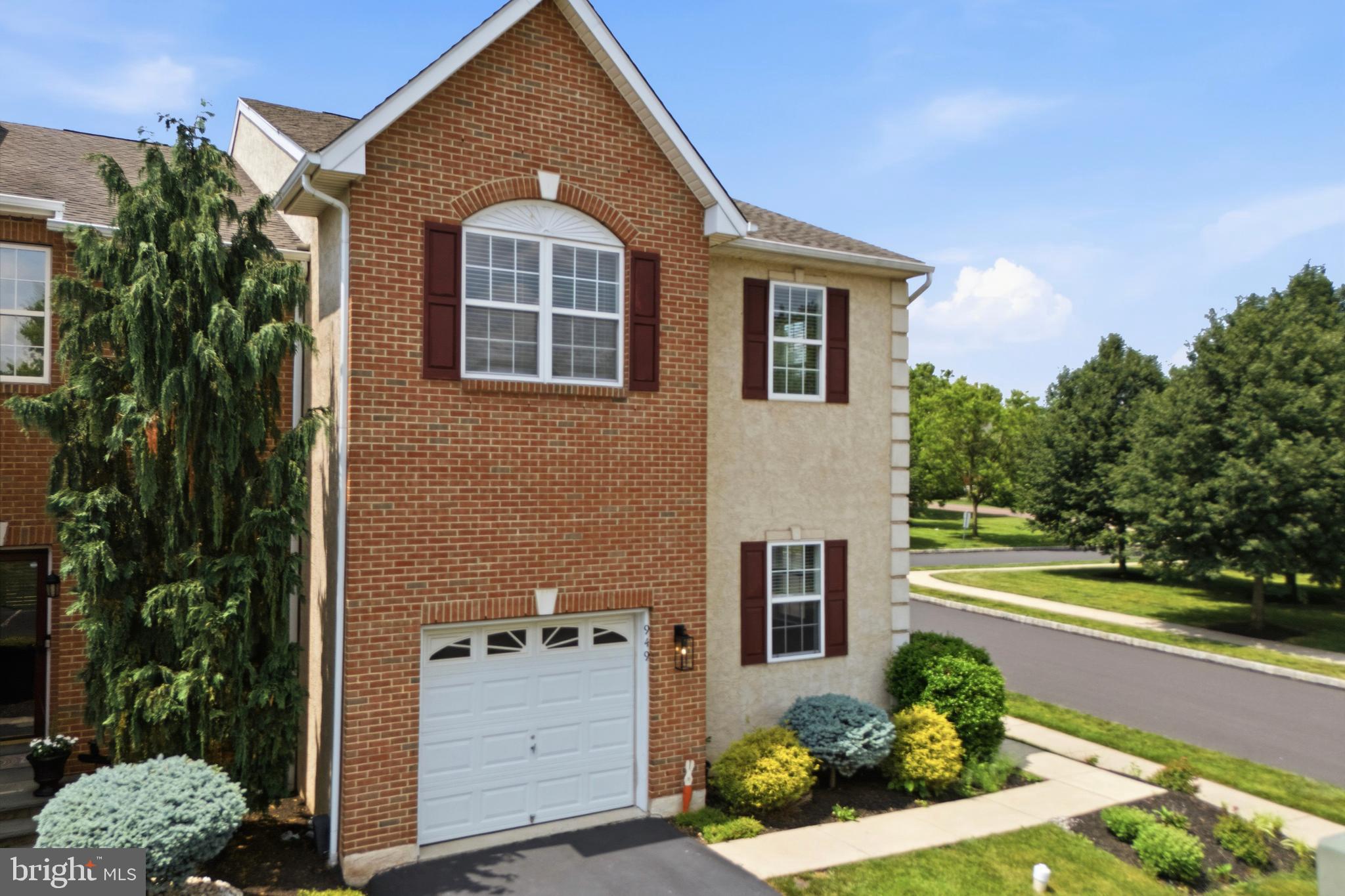 MONROE COURT - Residential