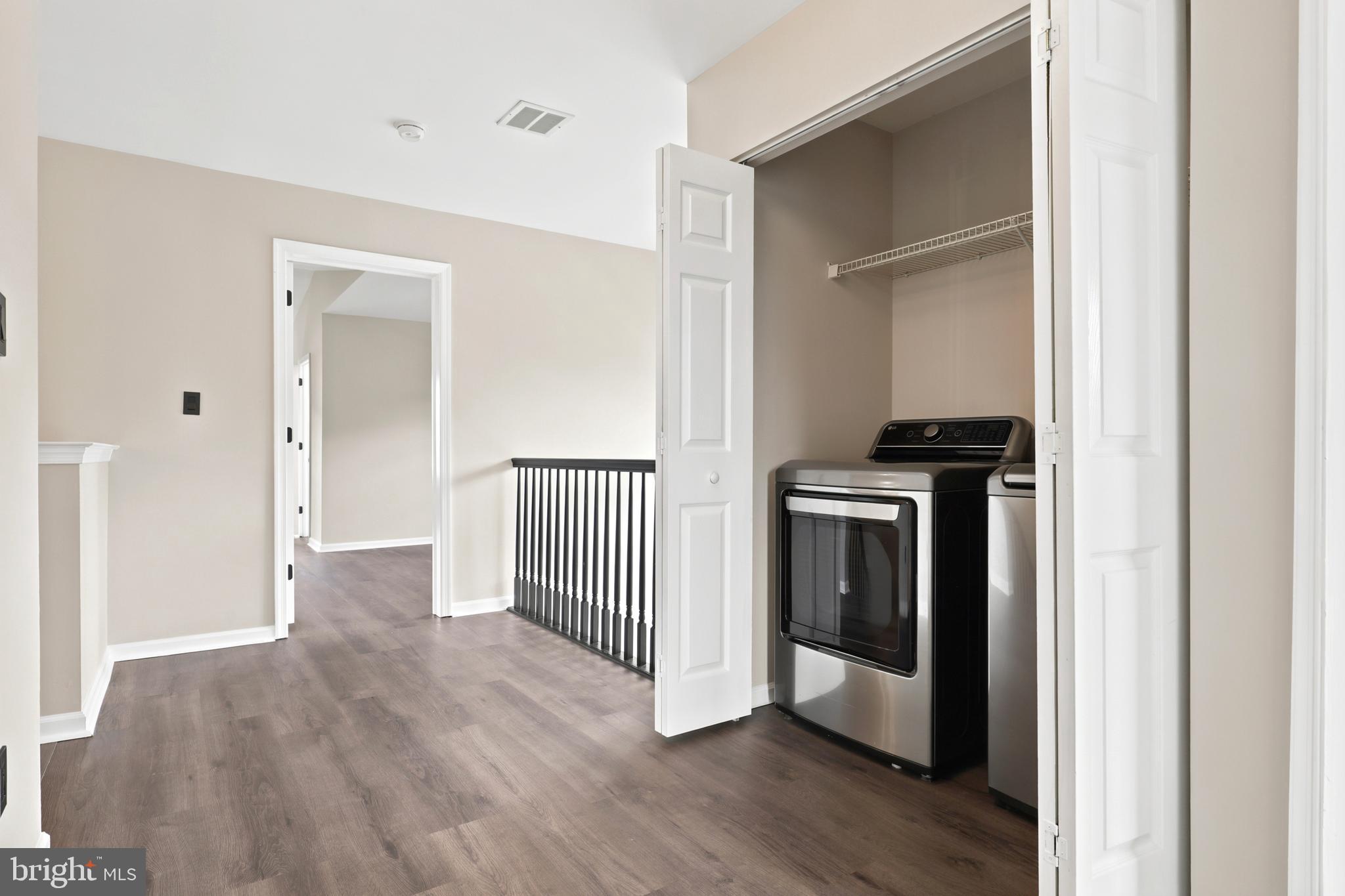 MONROE COURT - Residential