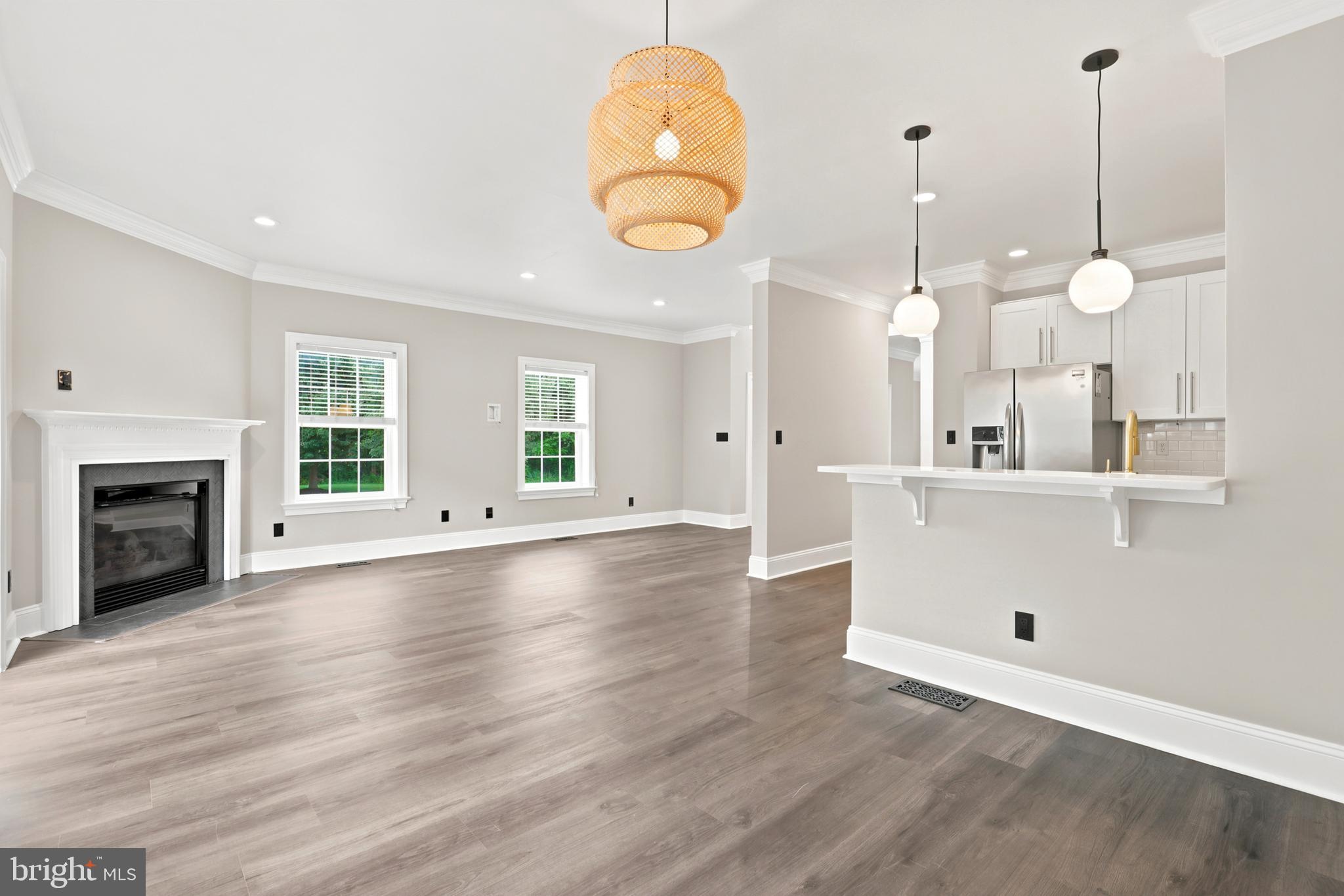 MONROE COURT - Residential