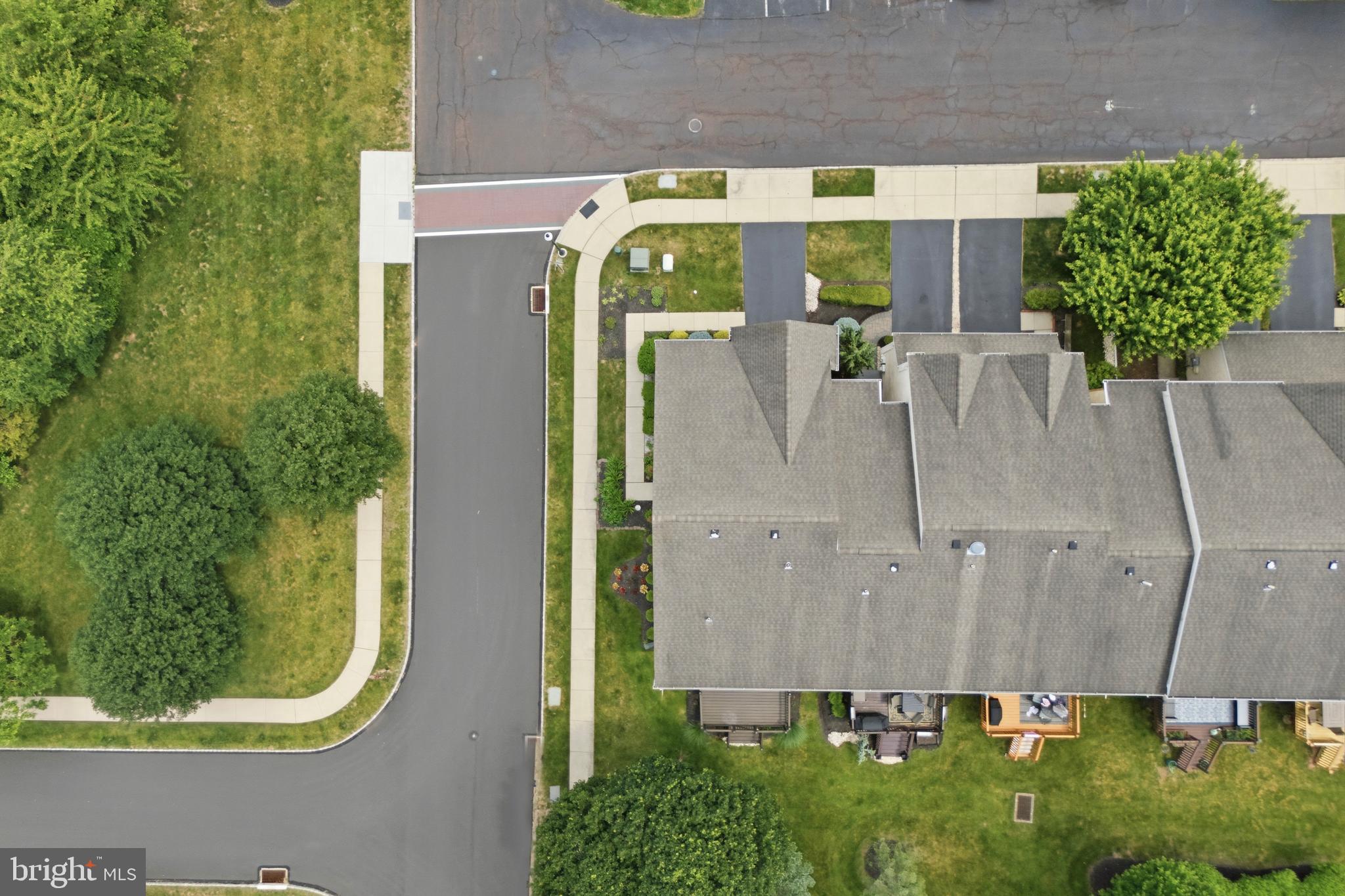 MONROE COURT - Residential