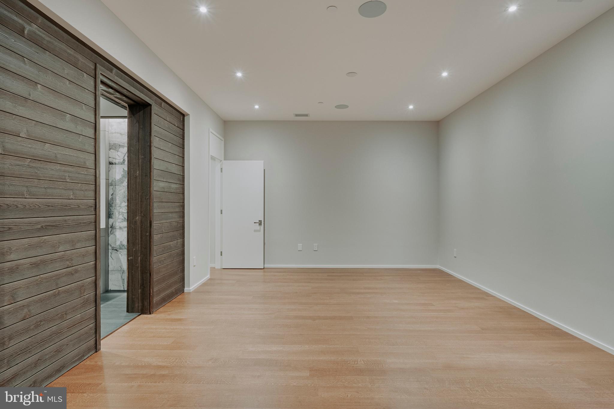LONGWOOD - Residential