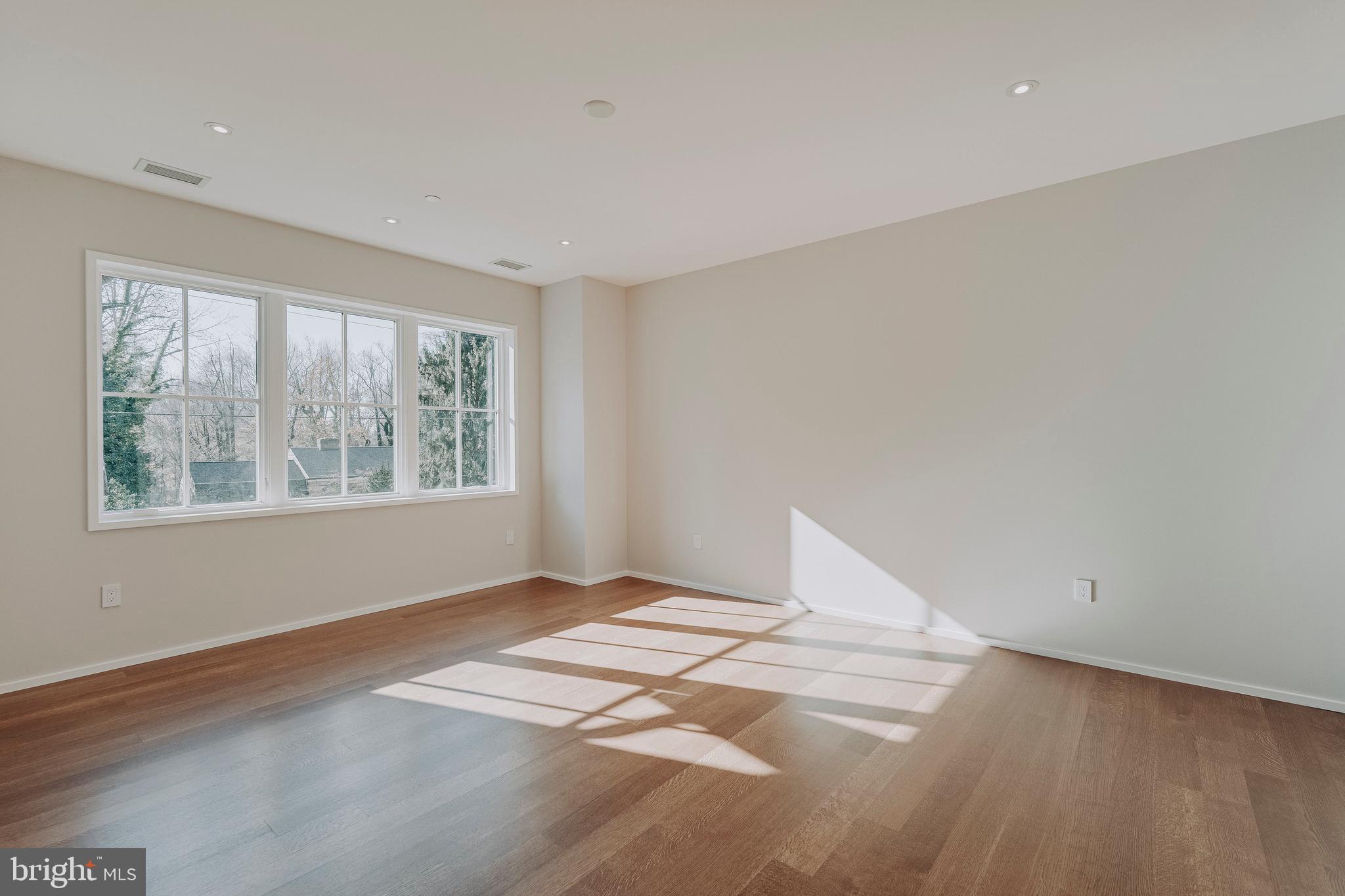 LONGWOOD - Residential