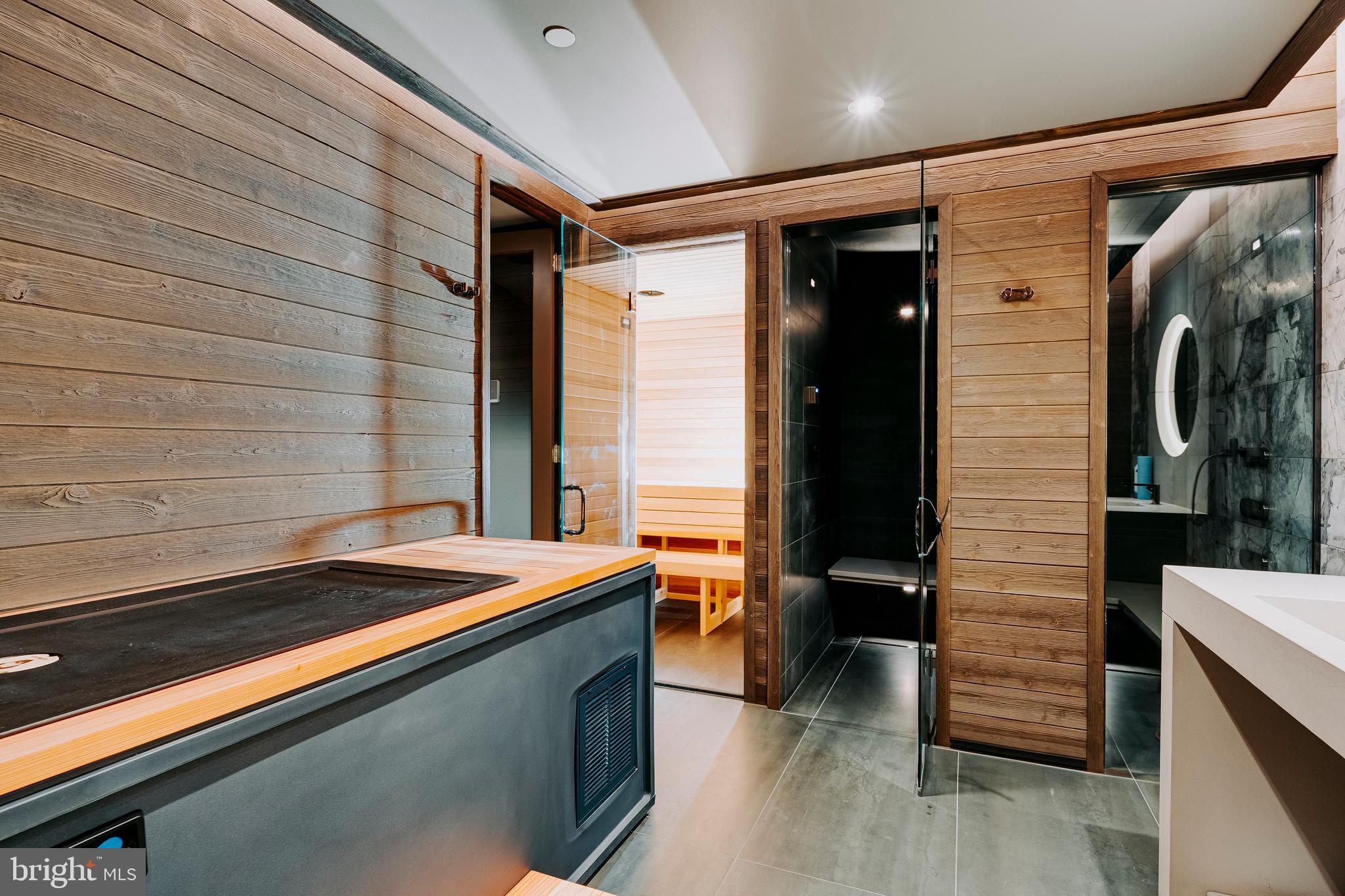 LONGWOOD - Residential