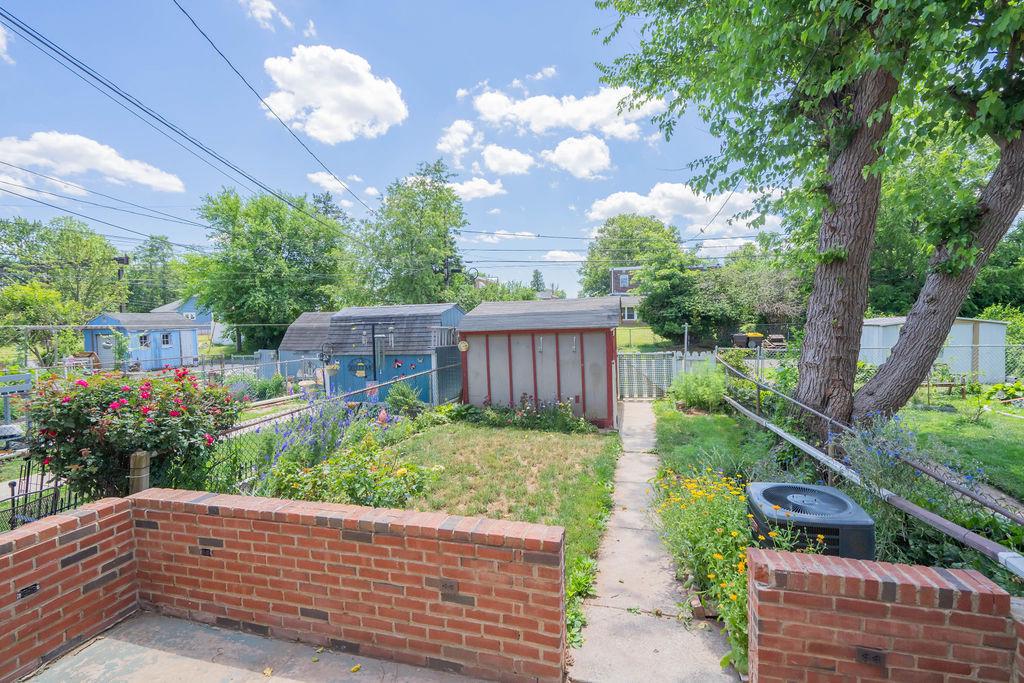 LANSDALE - Residential