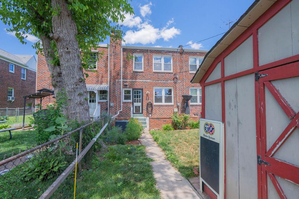 LANSDALE - Residential