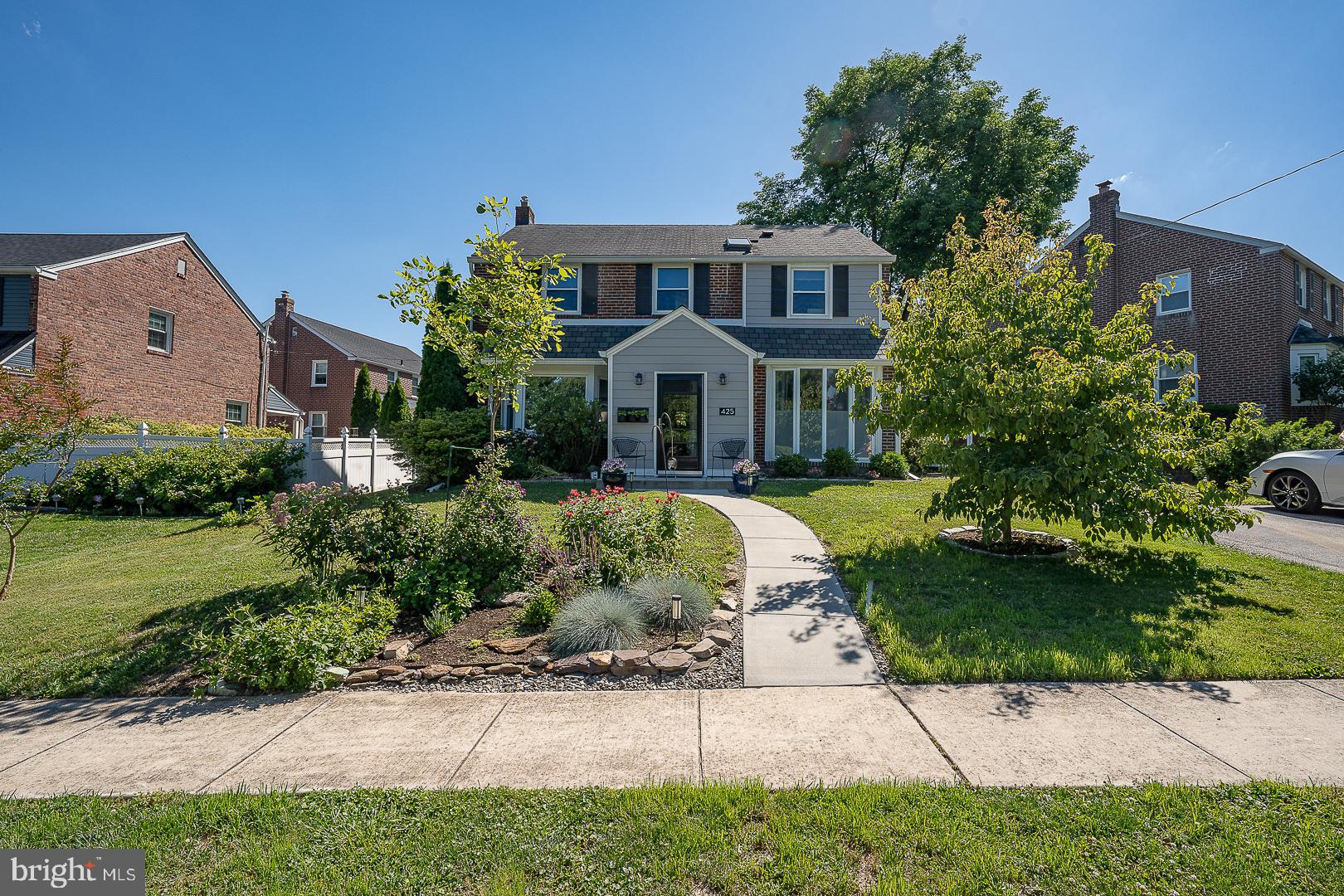 WOODMERE PARK - Residential