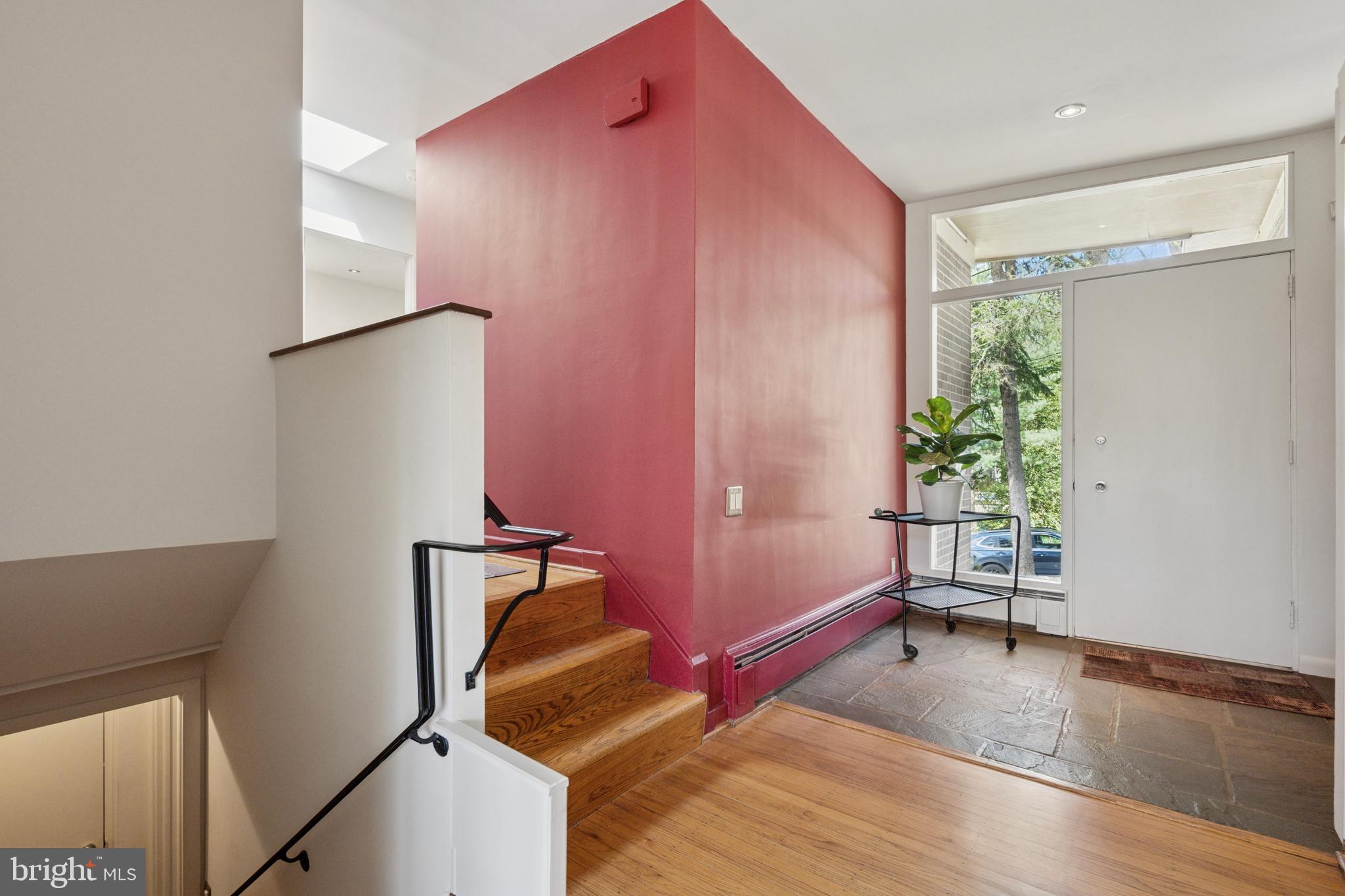 CHESTNUT HILL - Residential