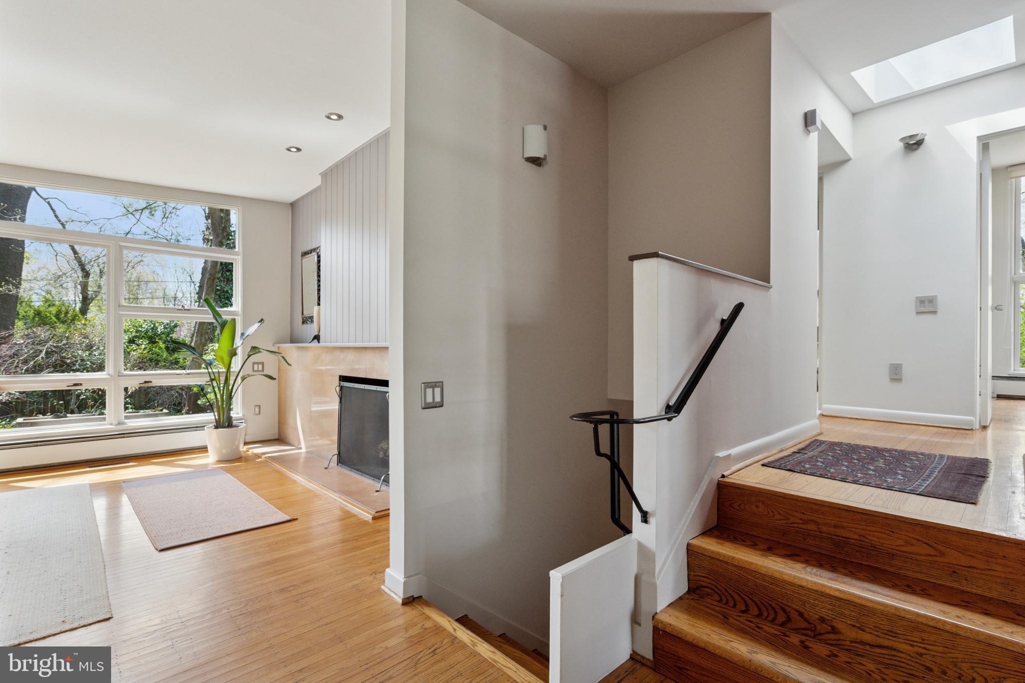 CHESTNUT HILL - Residential