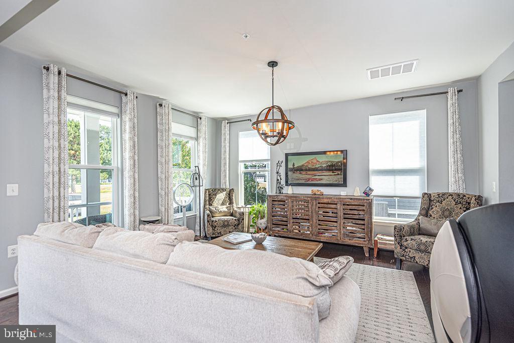 GLEN RIDDLE - Residential
