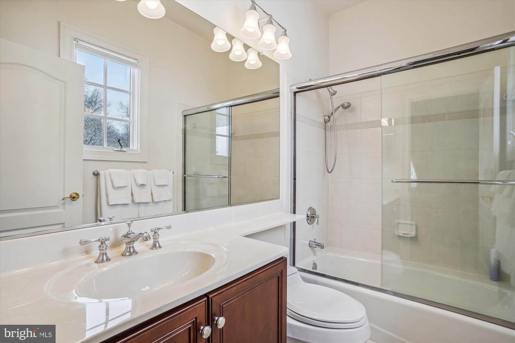 TIMBERLAKE ESTATES - Residential