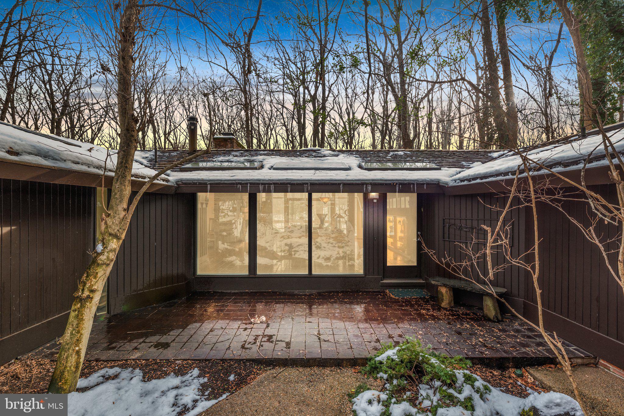 POTOMAC OUTSIDE - Residential
