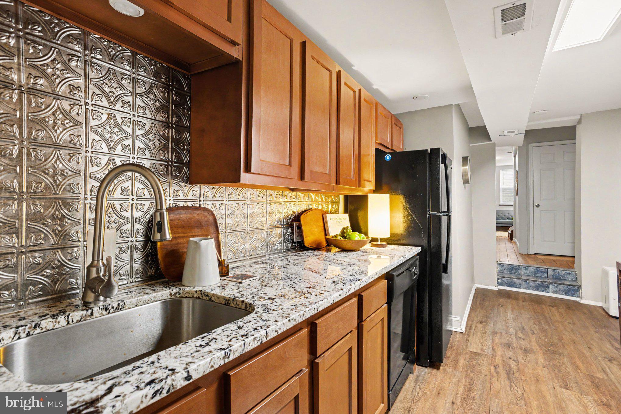 LITTLE ITALY - Residential