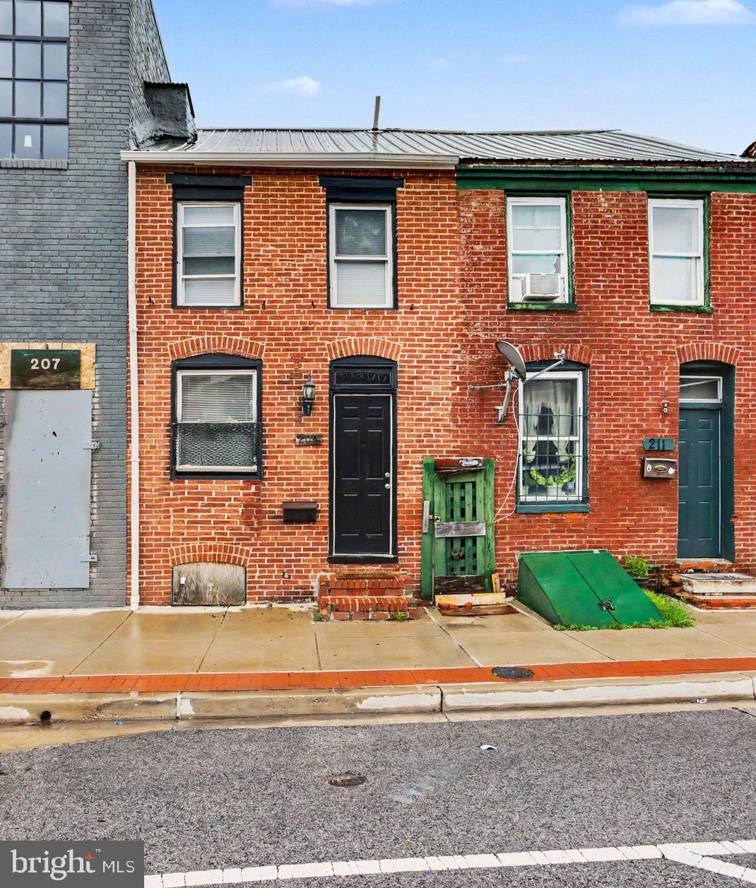LITTLE ITALY - Residential